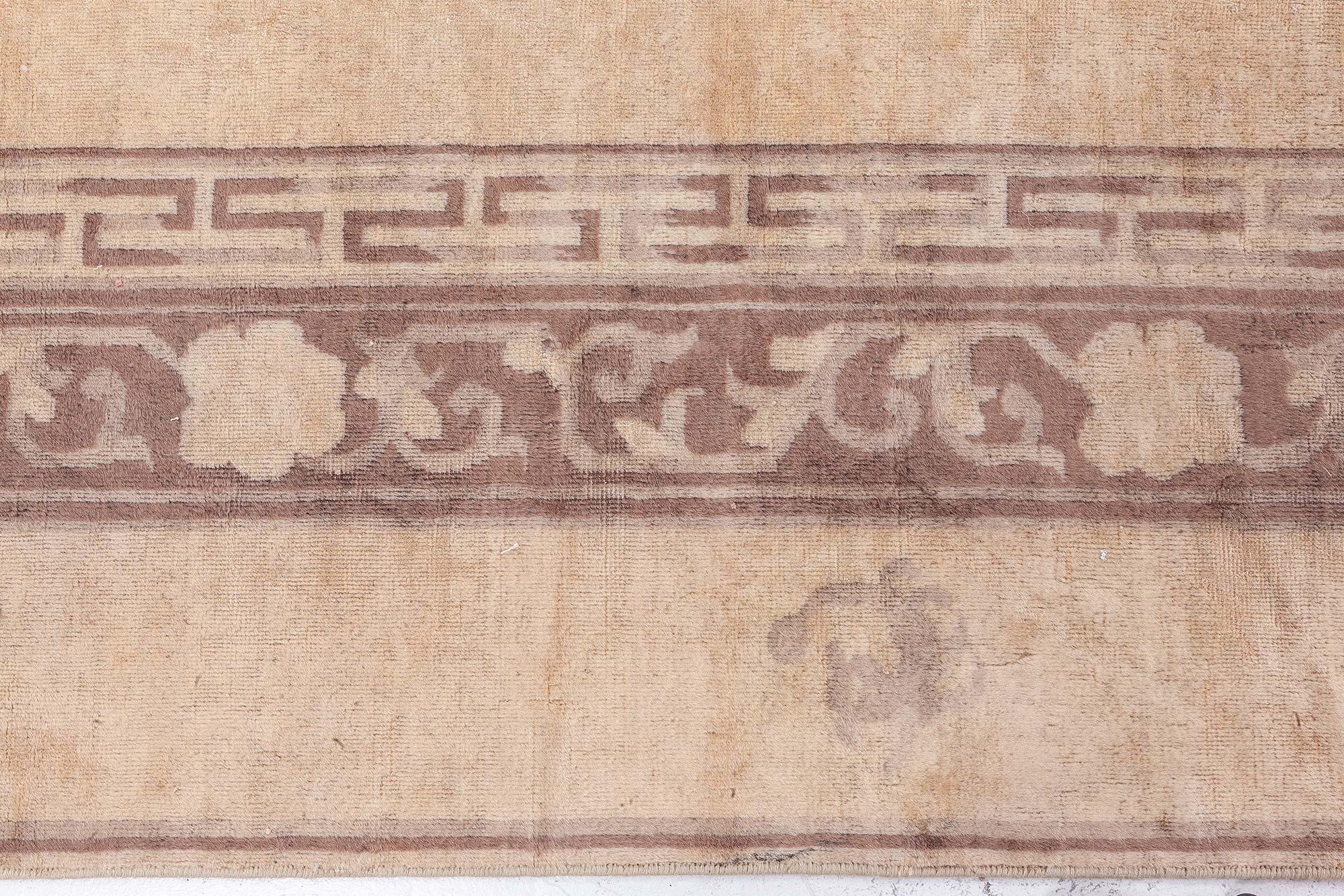 Début du 20e siècle Motifs d'animaux Tapis chinois en laine fait à la main Doris Leslie Blau en vente 2