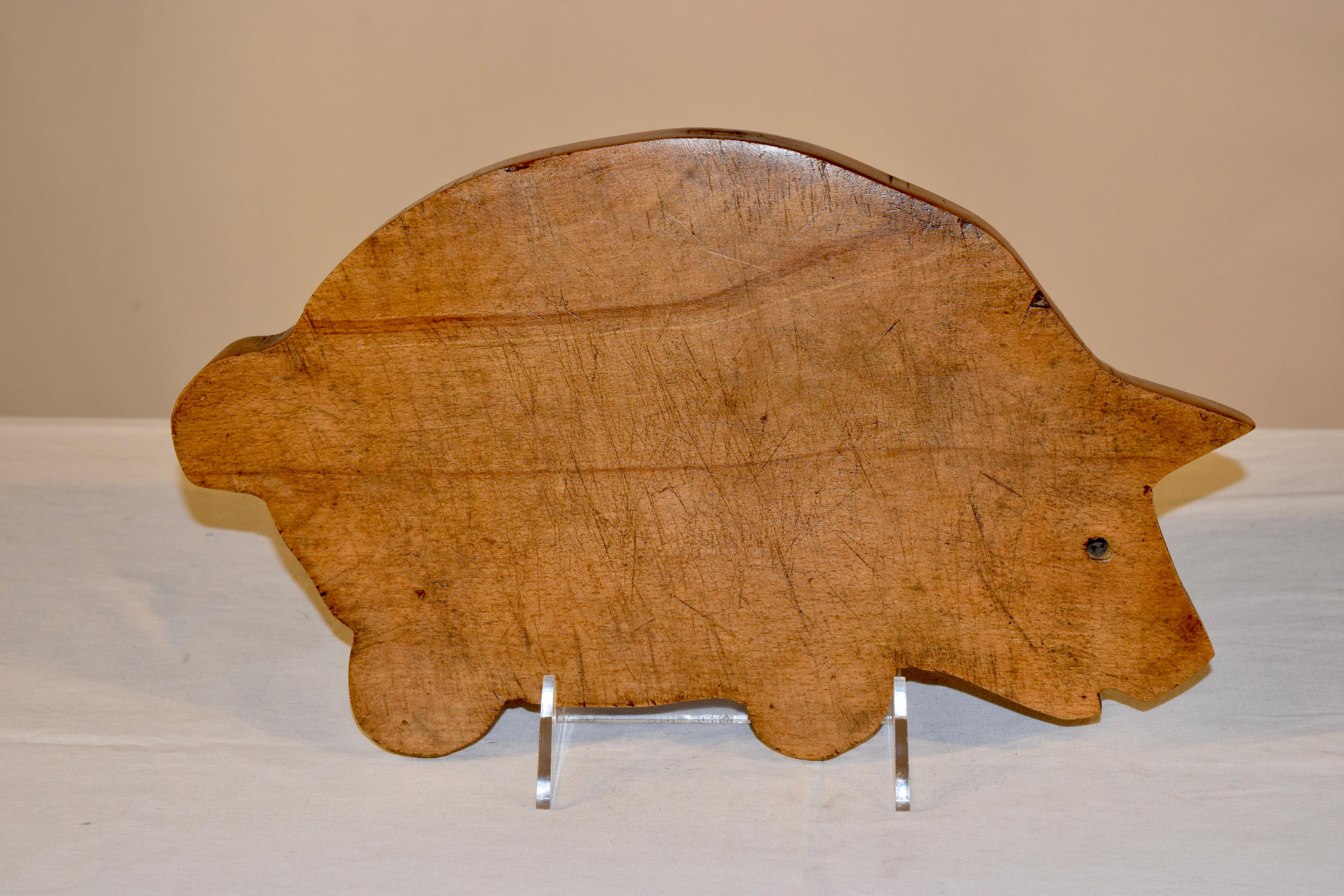 Edwardian Early 20th Century Animal Shaped Cutting Board