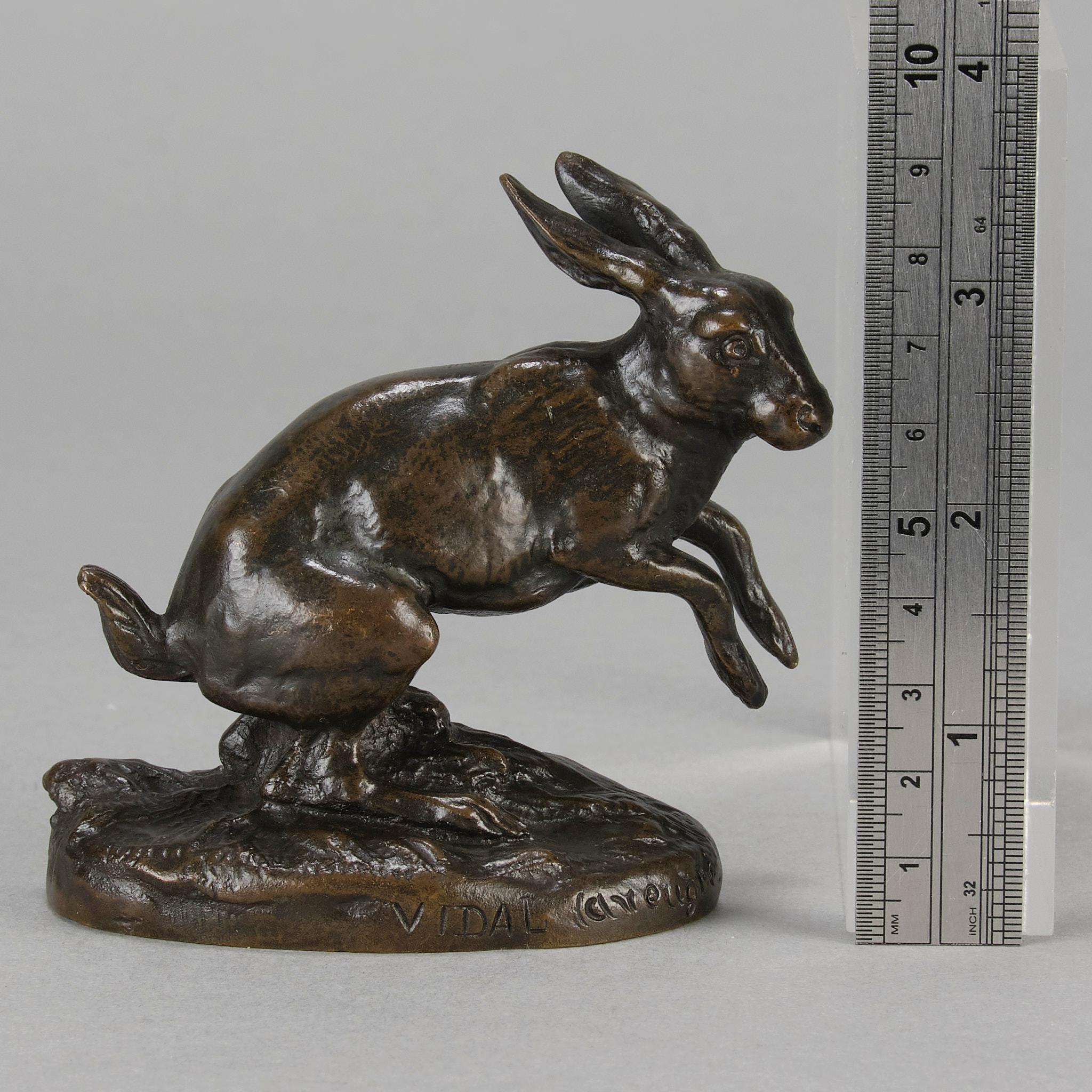 Bronze animalier du début du 20e siècle intitulé « Leaping Hare » de Louis Vidal en vente 4