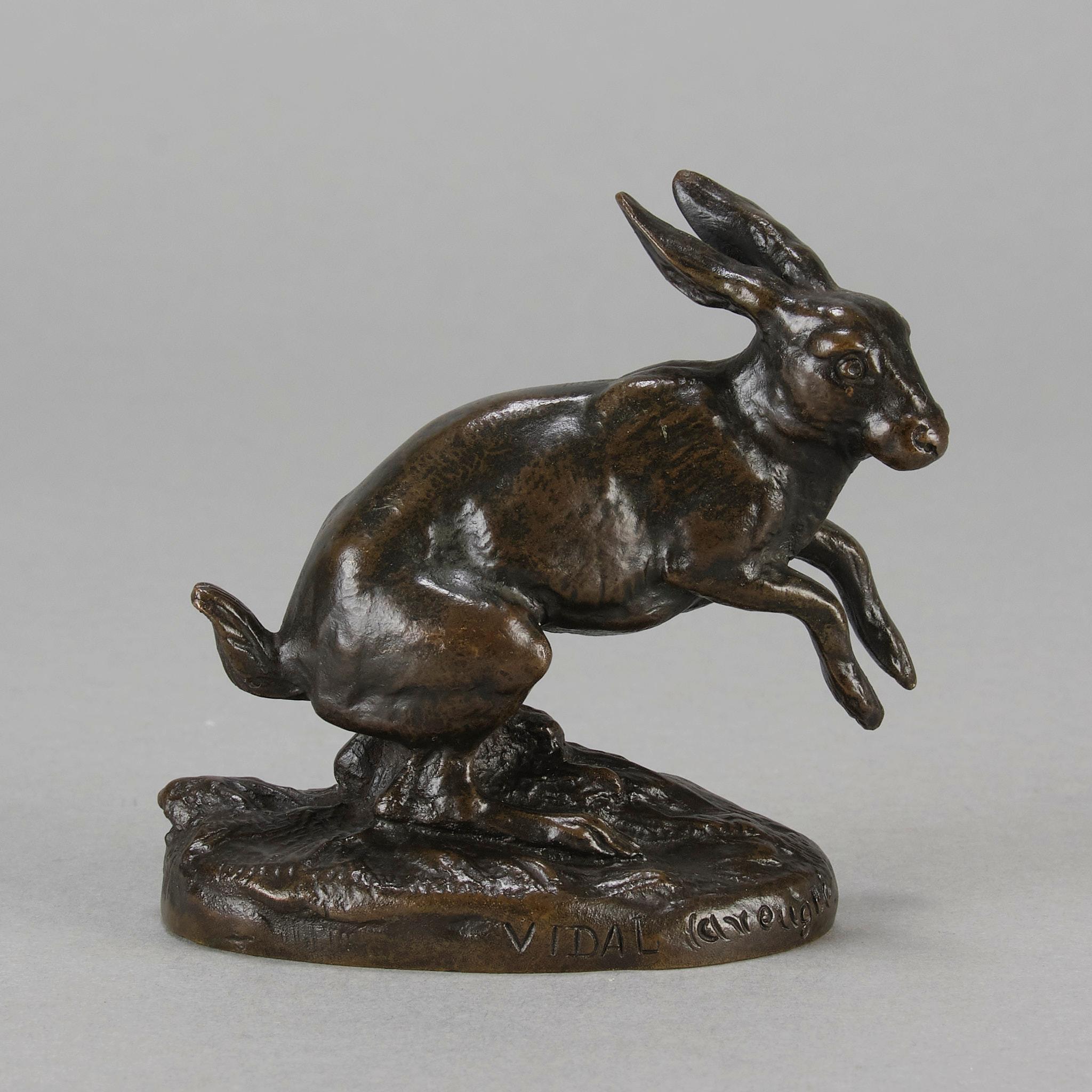 Tierier-Bronze des frühen 20. Jahrhunderts mit dem Titel „Leaping Hare“ von Louis Vidal (Art nouveau) im Angebot