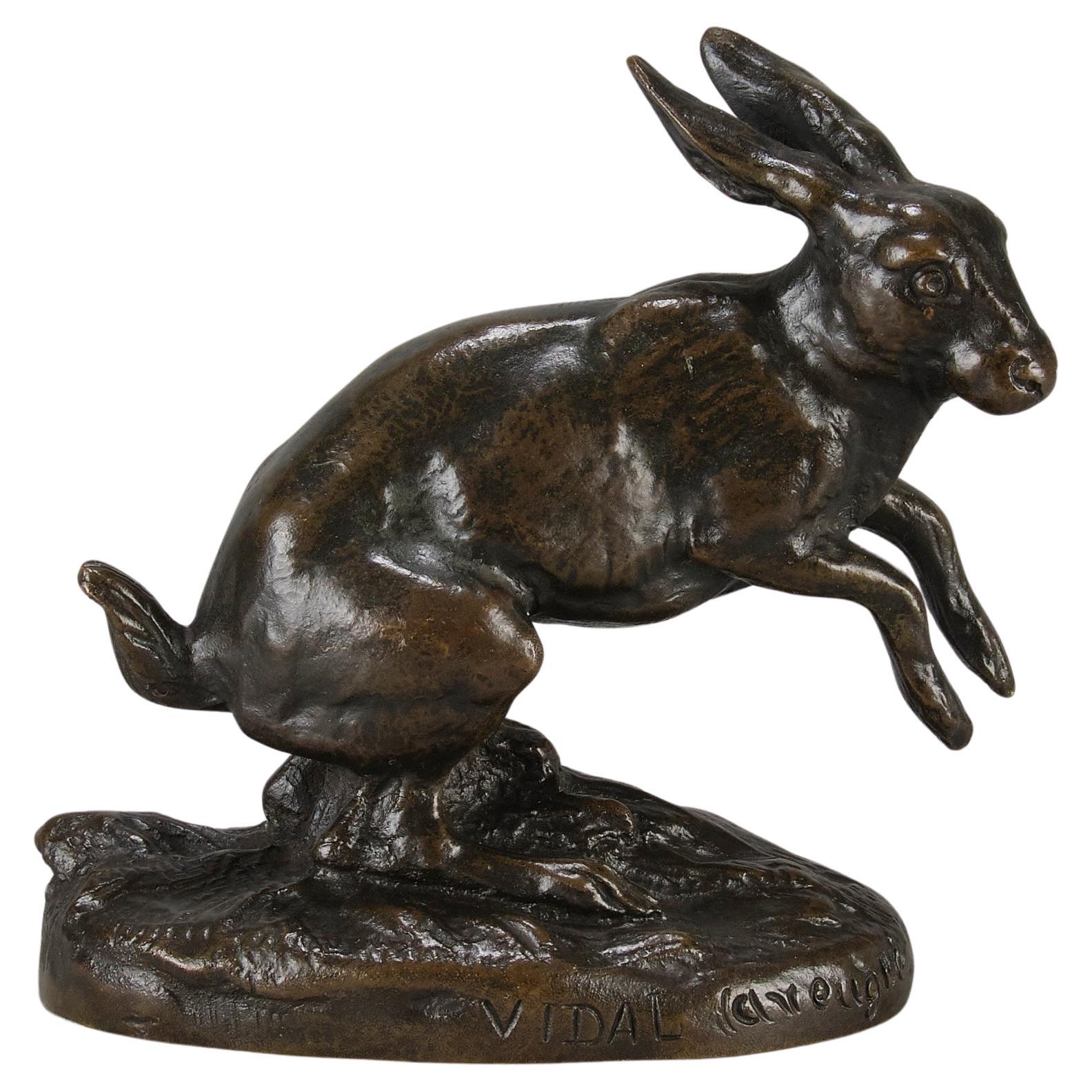 Tierier-Bronze des frühen 20. Jahrhunderts mit dem Titel „Leaping Hare“ von Louis Vidal im Angebot