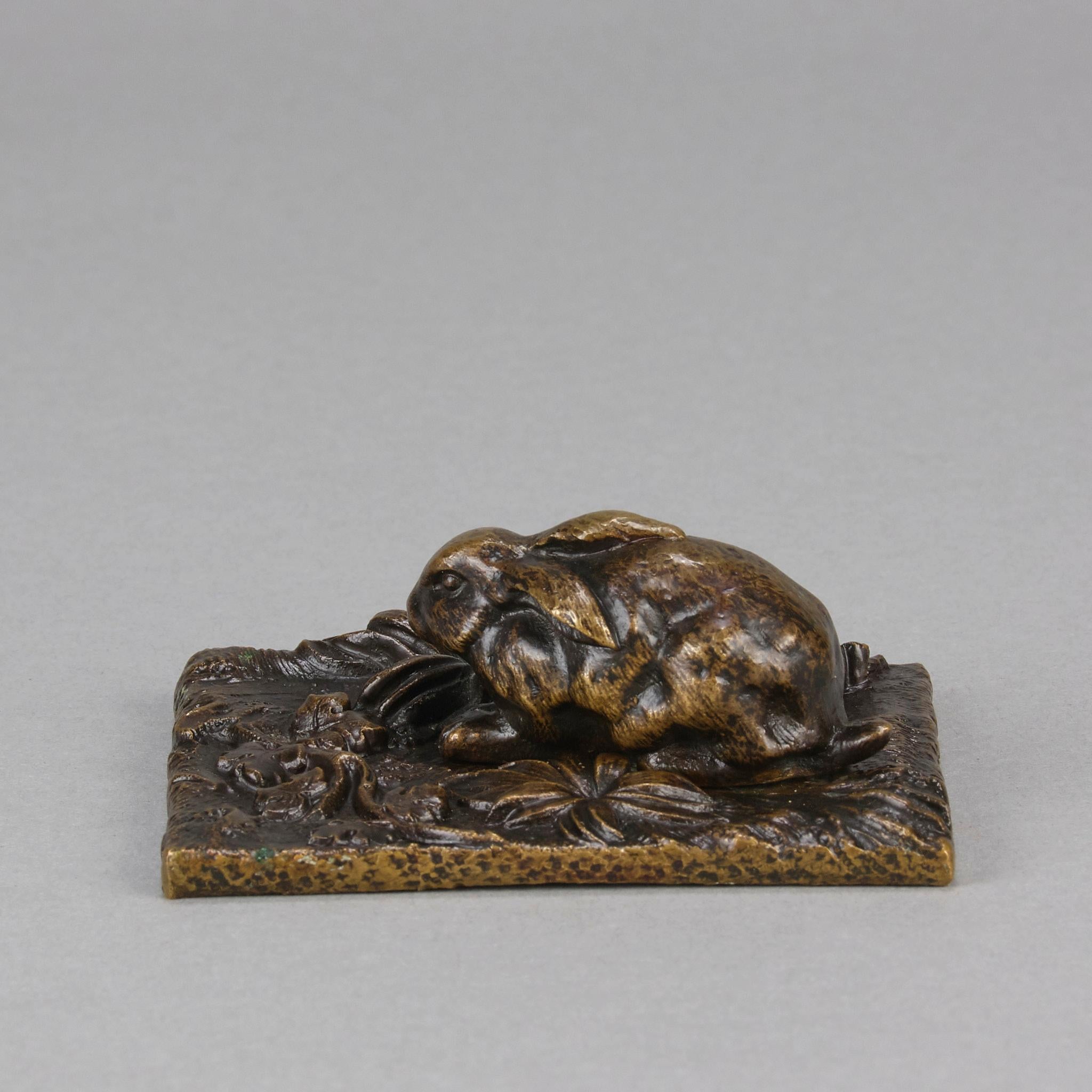 20ième siècle Sculpture animalière française du début du 20e siècle en bronze intitulée « Lapin assis » en vente