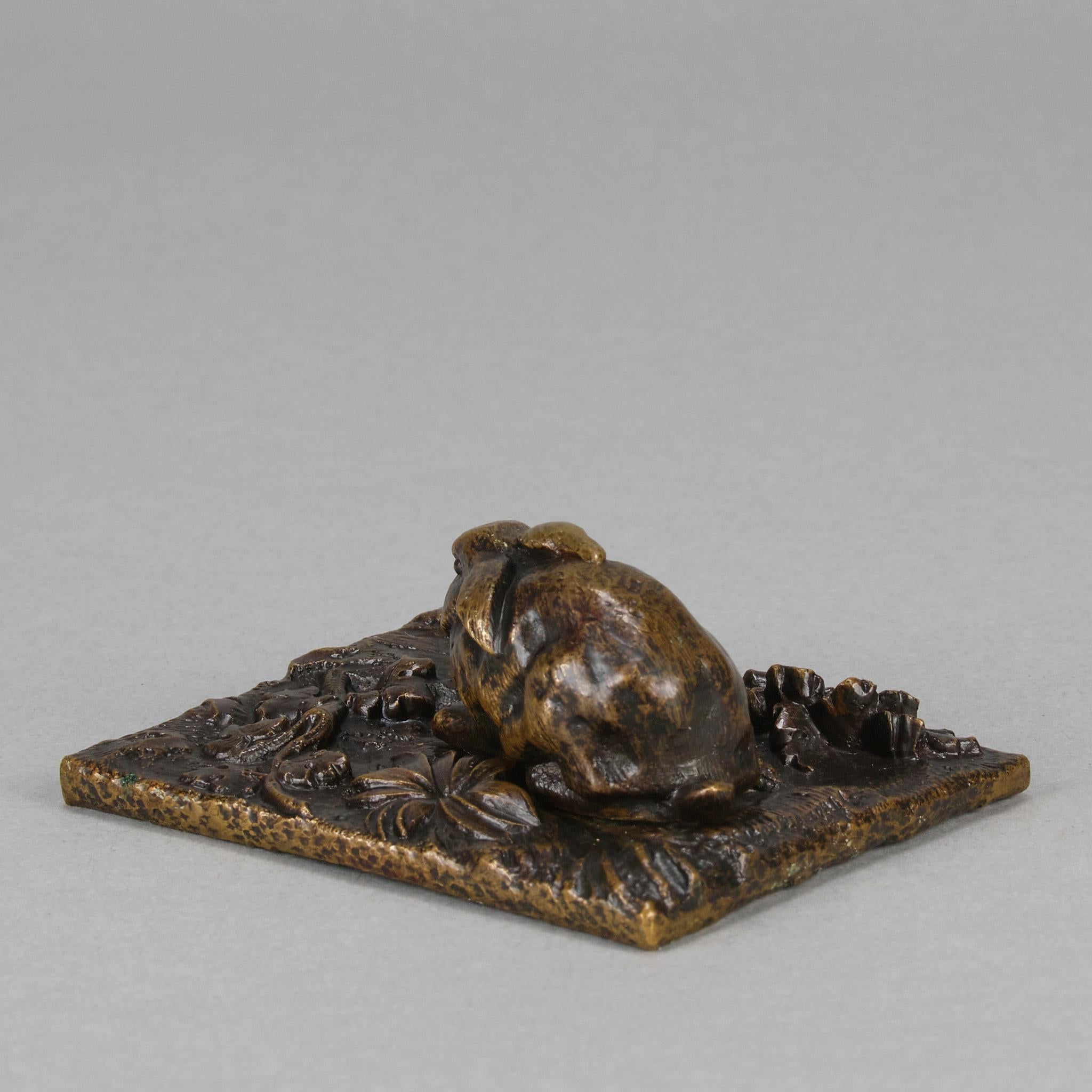 Bronze Sculpture animalière française du début du 20e siècle en bronze intitulée « Lapin assis » en vente
