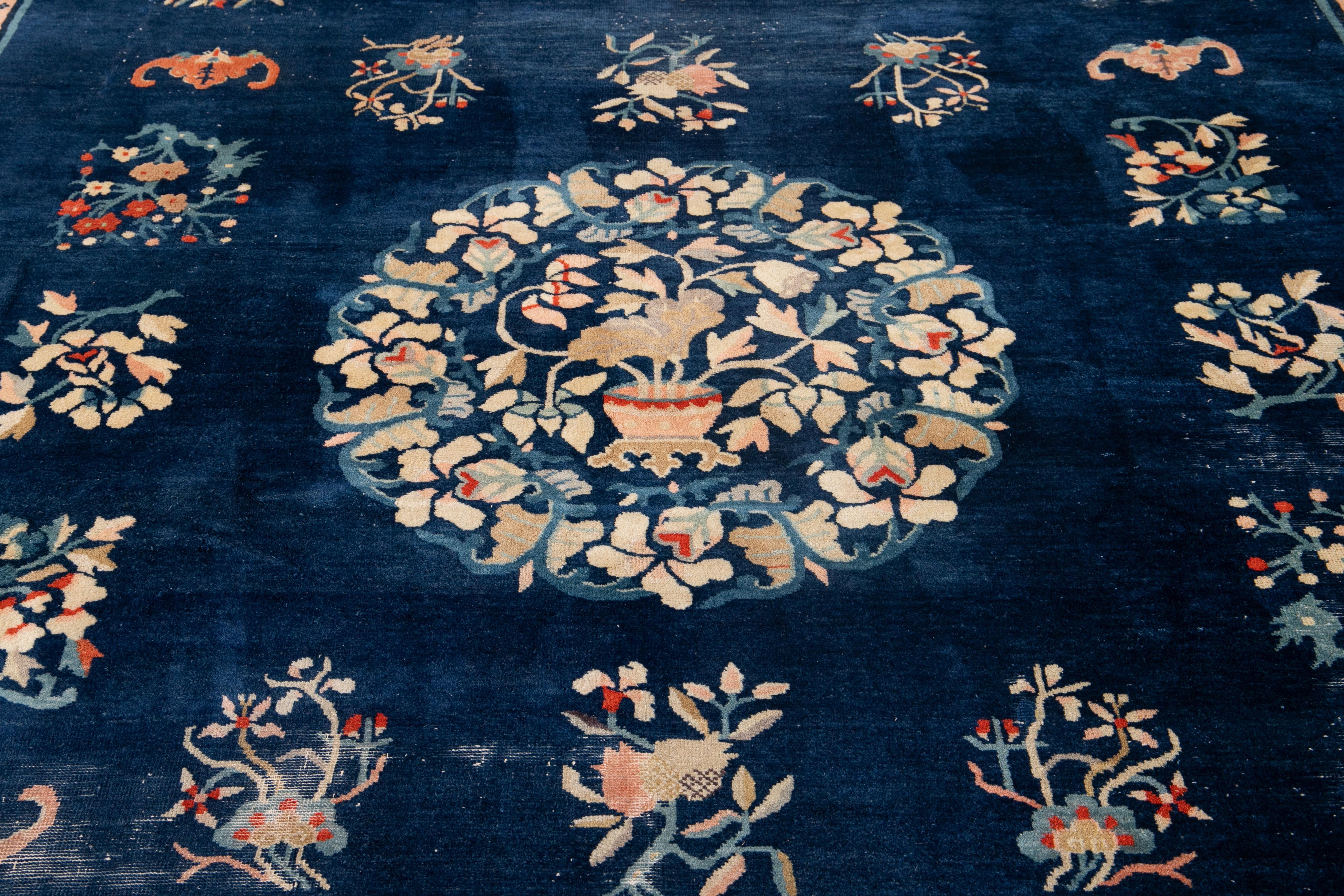 Early 20th Century Antique Art Deco Chinese Peking Wool Rug For Sale 8
