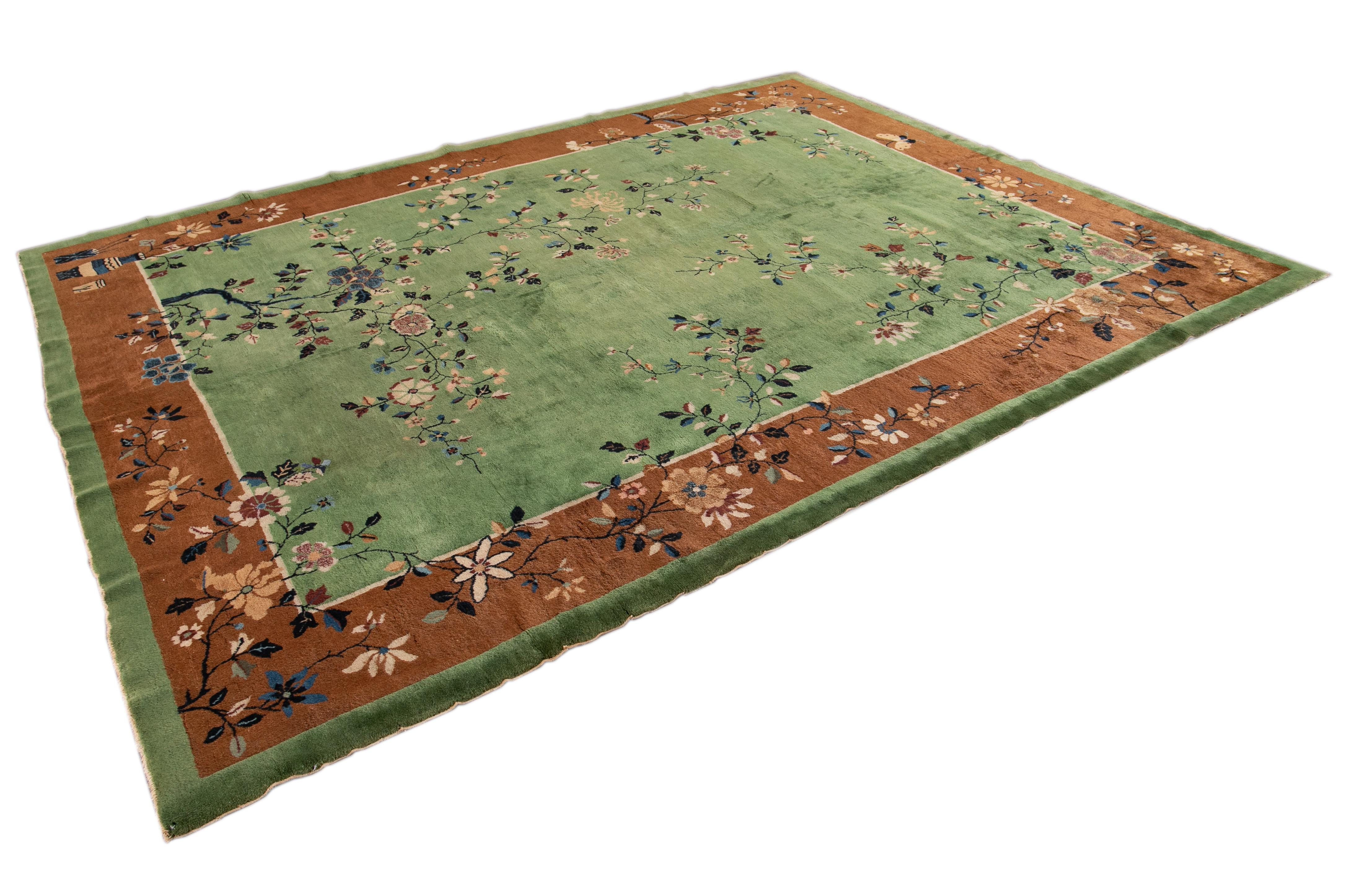 Antique Green Art Deco Chinese Wool Rug 9 Ft X 11 Ft 6 In. In Good Condition In Norwalk, CT