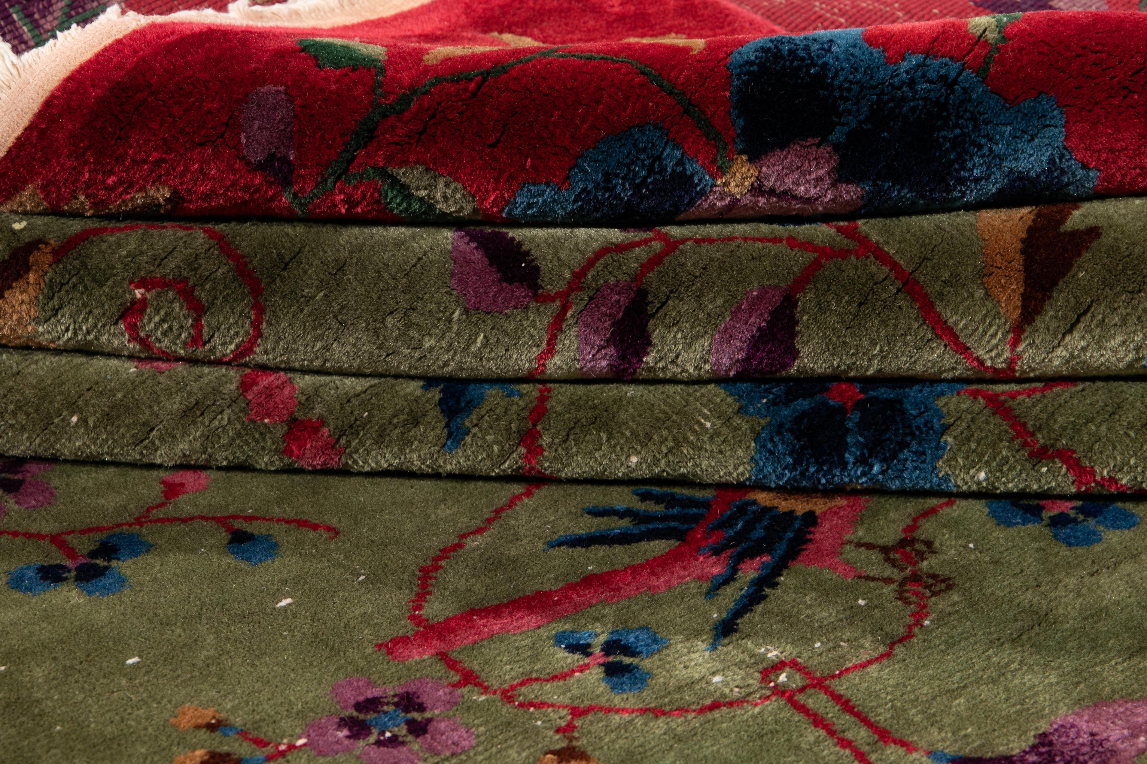Tapis en laine chinoise Art Déco vert antique 8 pieds 10 pouces X 11 pieds 5 pouces en vente 2