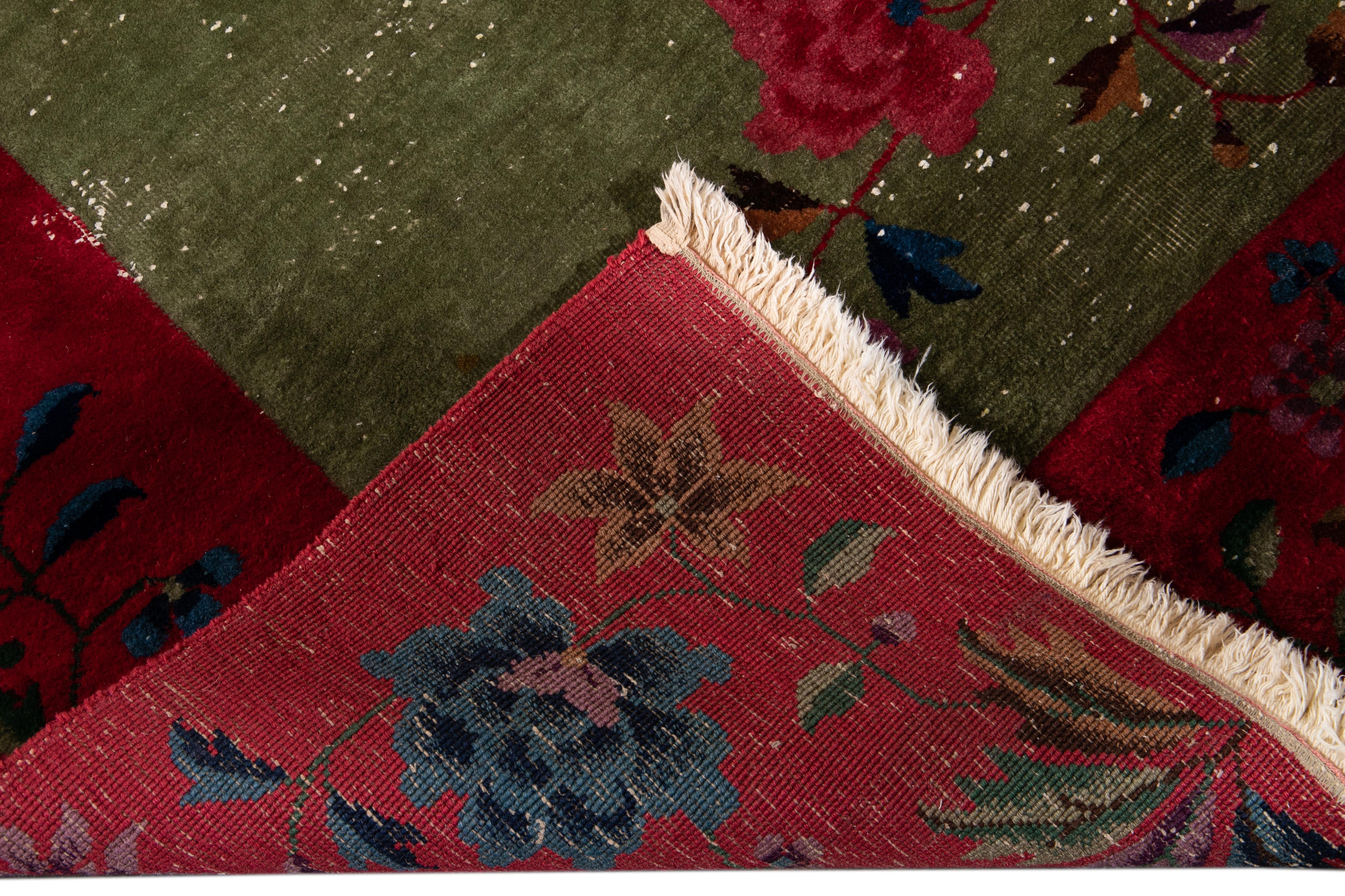 Tapis en laine chinoise Art Déco vert antique 8 pieds 10 pouces X 11 pieds 5 pouces en vente 3