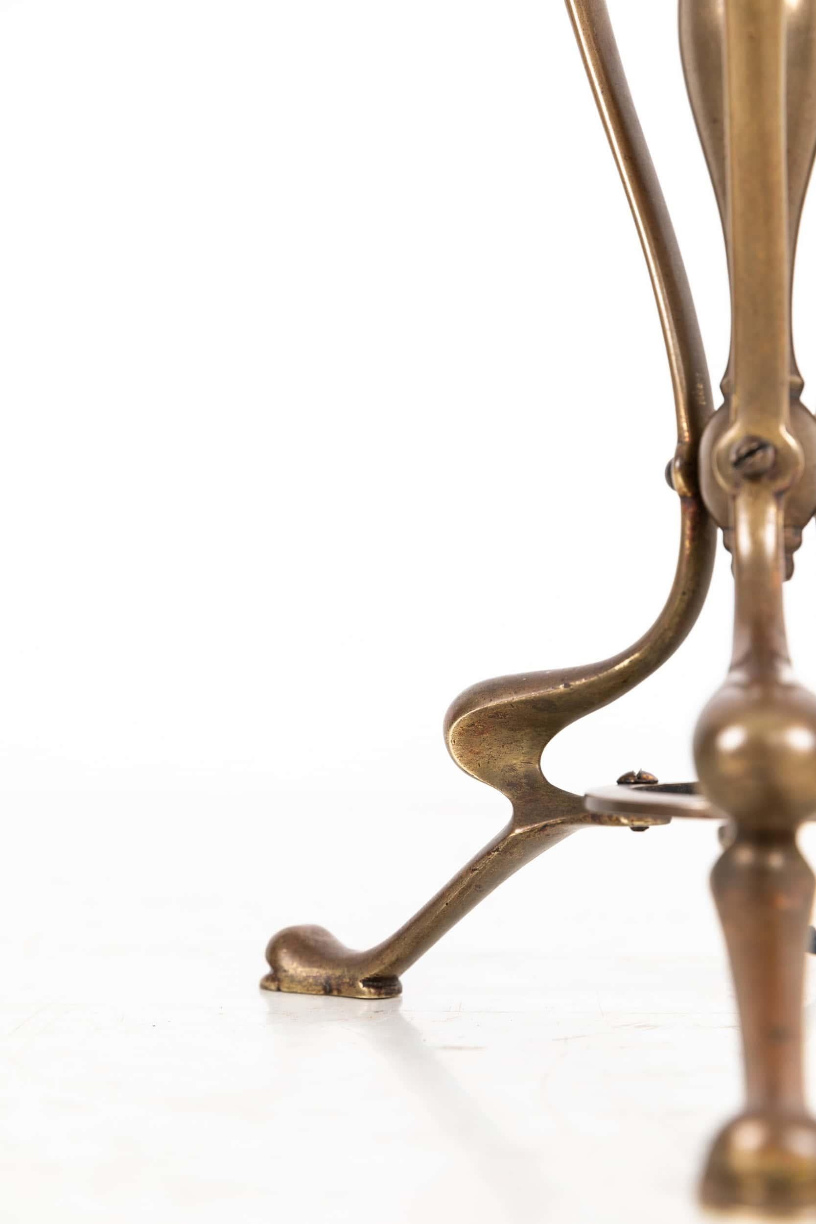 Lámpara antigua de sobremesa de latón dorado Arts & Crafts de principios del siglo XX, c.1910 Art Nouveau en venta