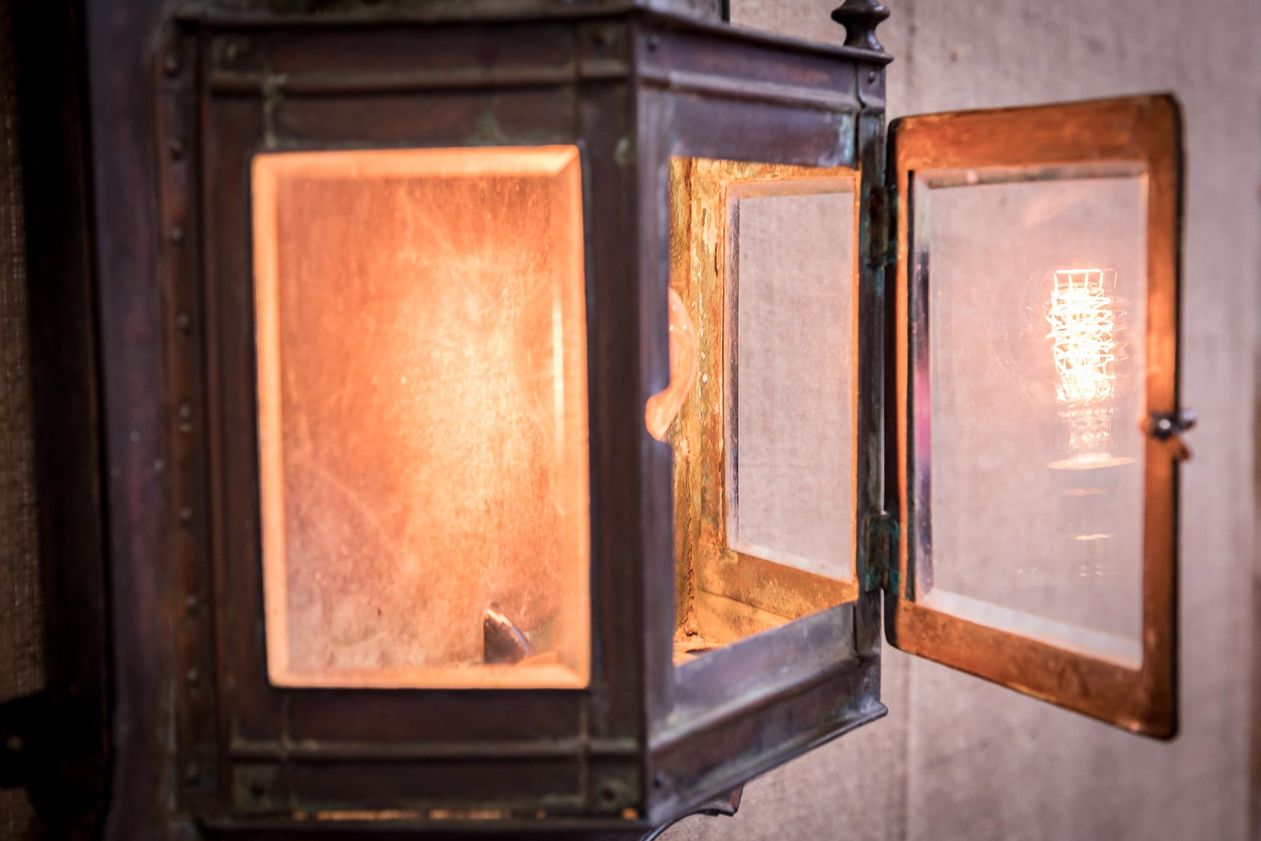 Early 20th Century Antique Arts & Crafts Lutyens Style Copper Wall Lantern Light For Sale 3