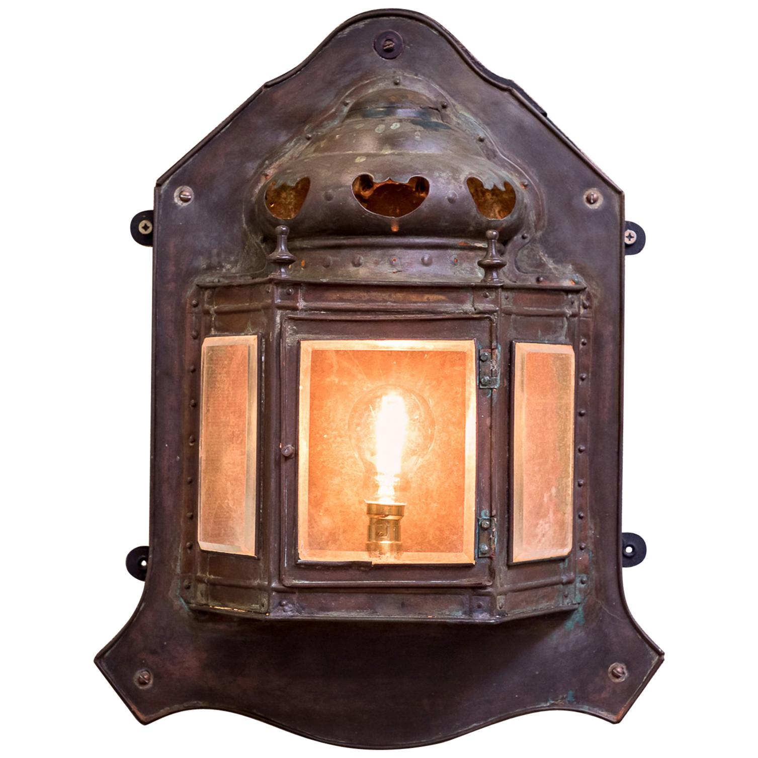 Early 20th Century Antique Arts & Crafts Lutyens Style Copper Wall Lantern Light For Sale