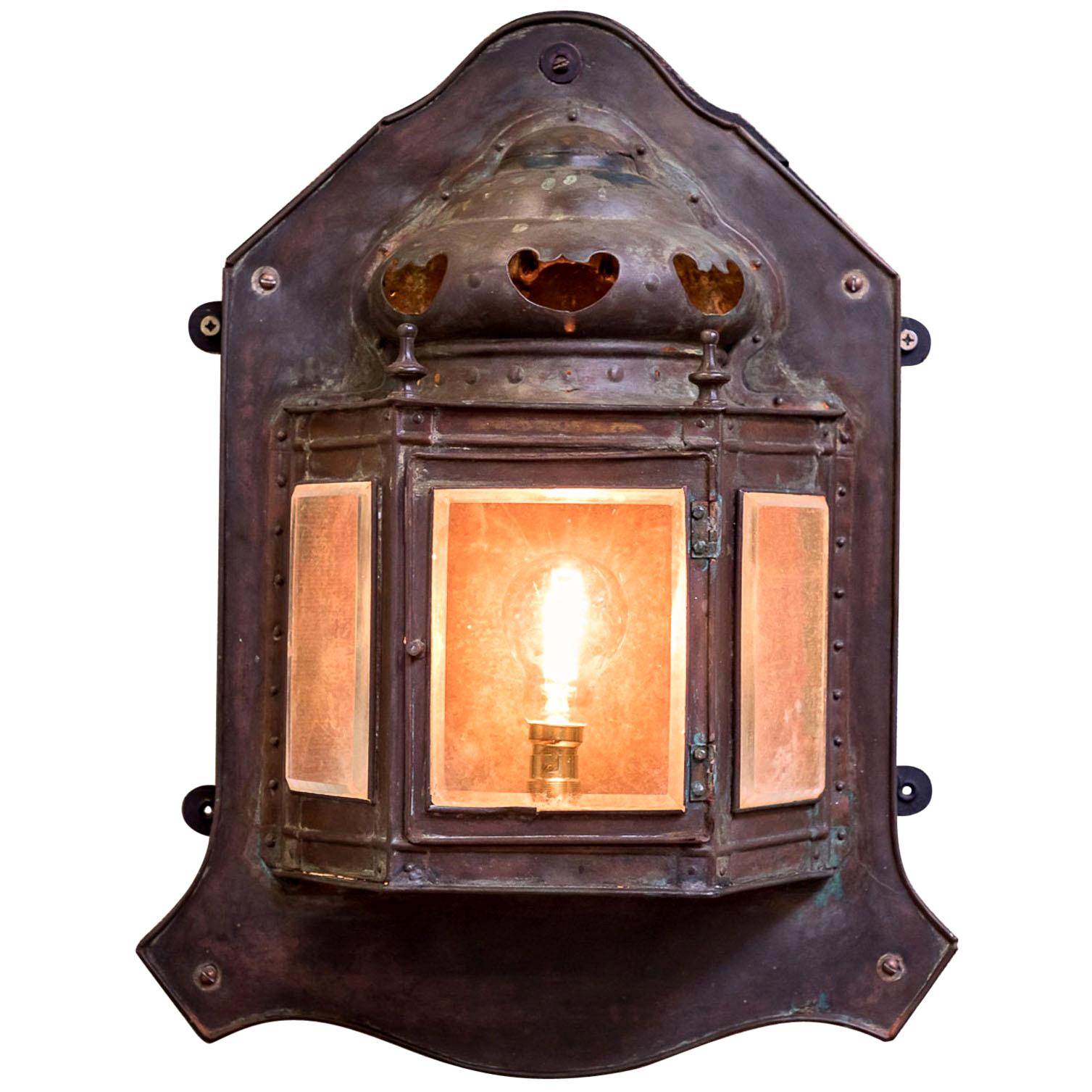 Early 20th Century Antique Arts & Crafts Lutyens Style Copper Wall Lantern Light For Sale