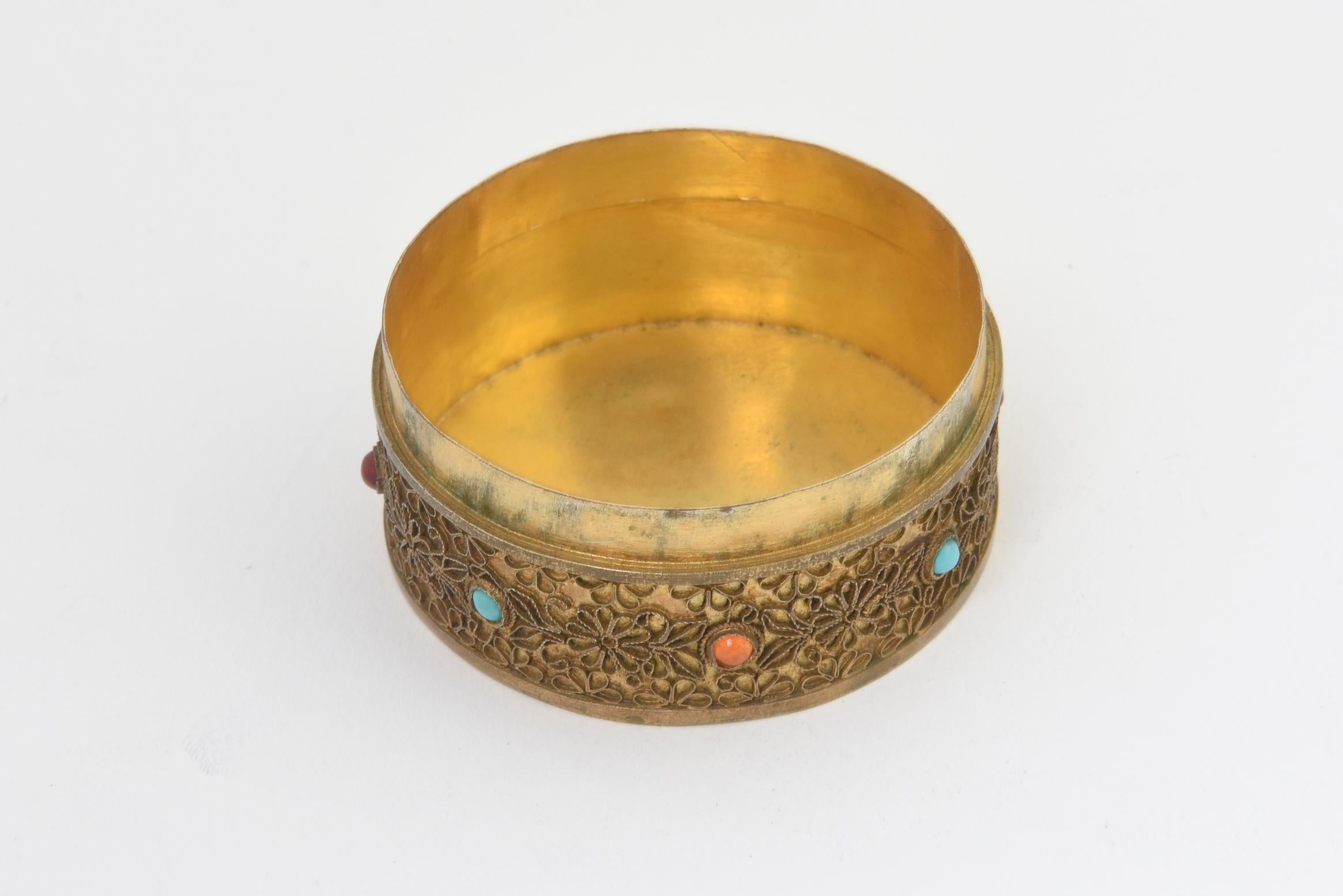 Metalwork Early 20th Century Antique Asian Jeweled Gilt-Brass Trinket Box For Sale
