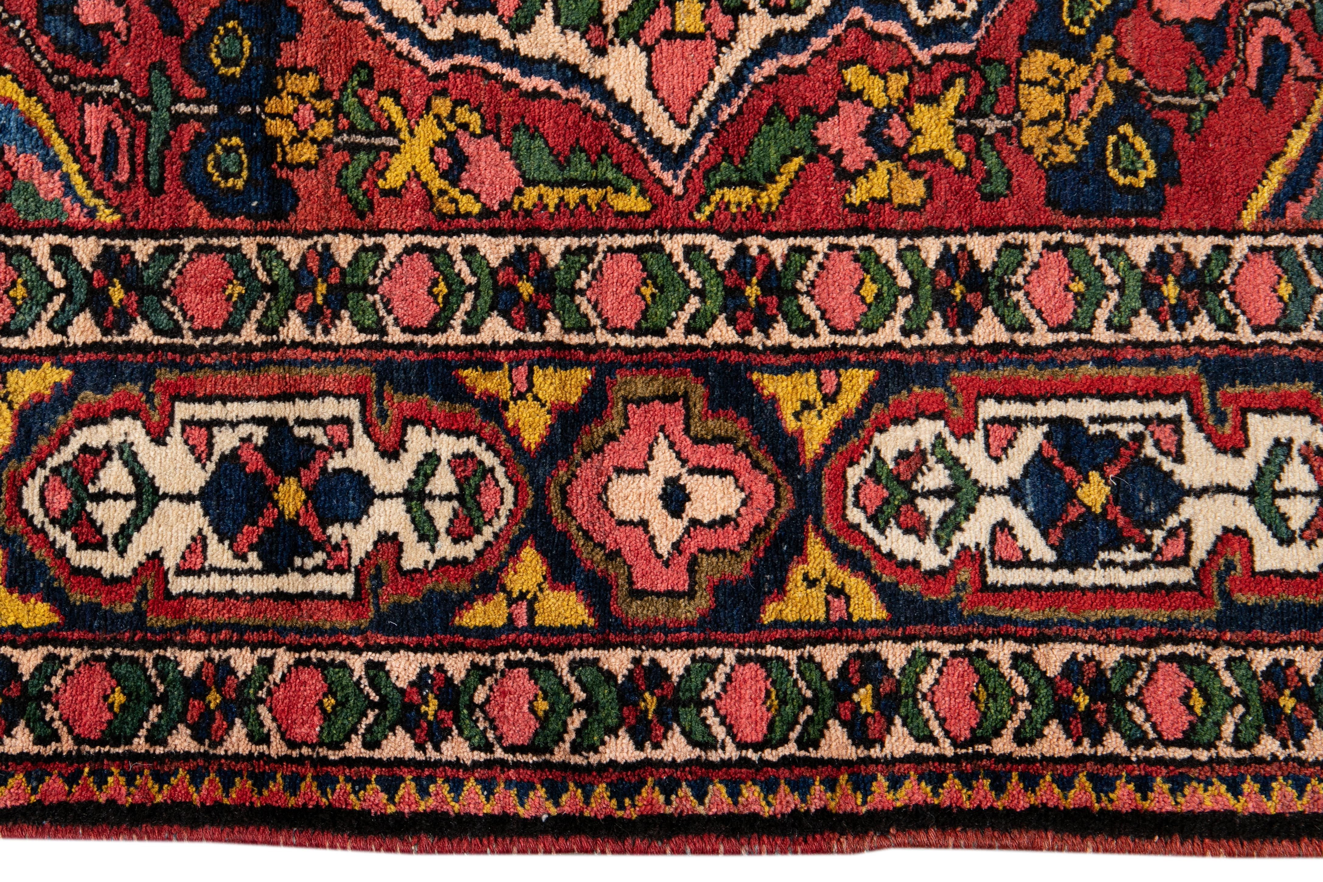 Early 20th Century Antique Bakhtiari Wool Rug For Sale 1