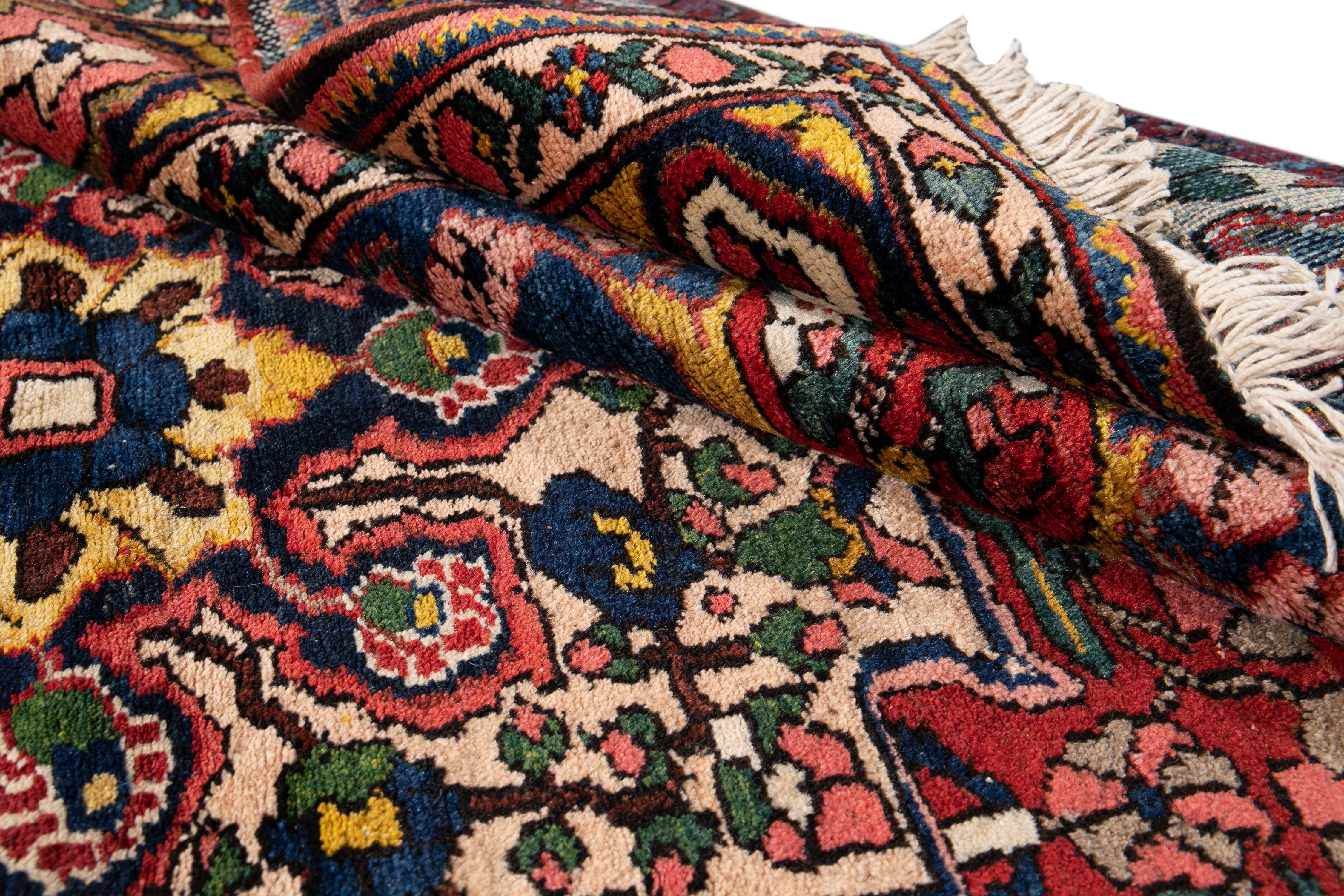 Early 20th Century Antique Bakhtiari Wool Rug For Sale 2