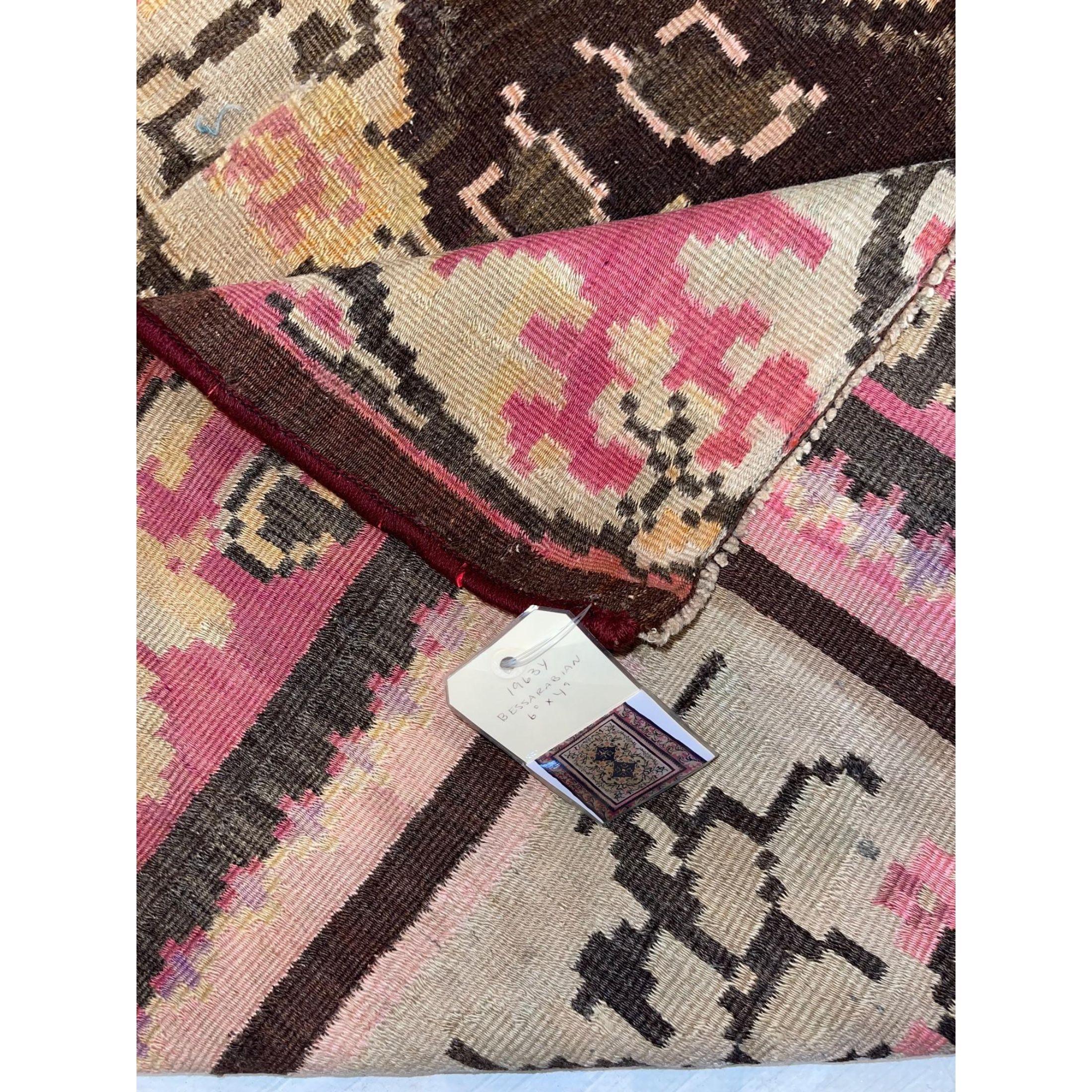 Early 20th Century Antique Bessarabian Rug In Good Condition For Sale In Los Angeles, US