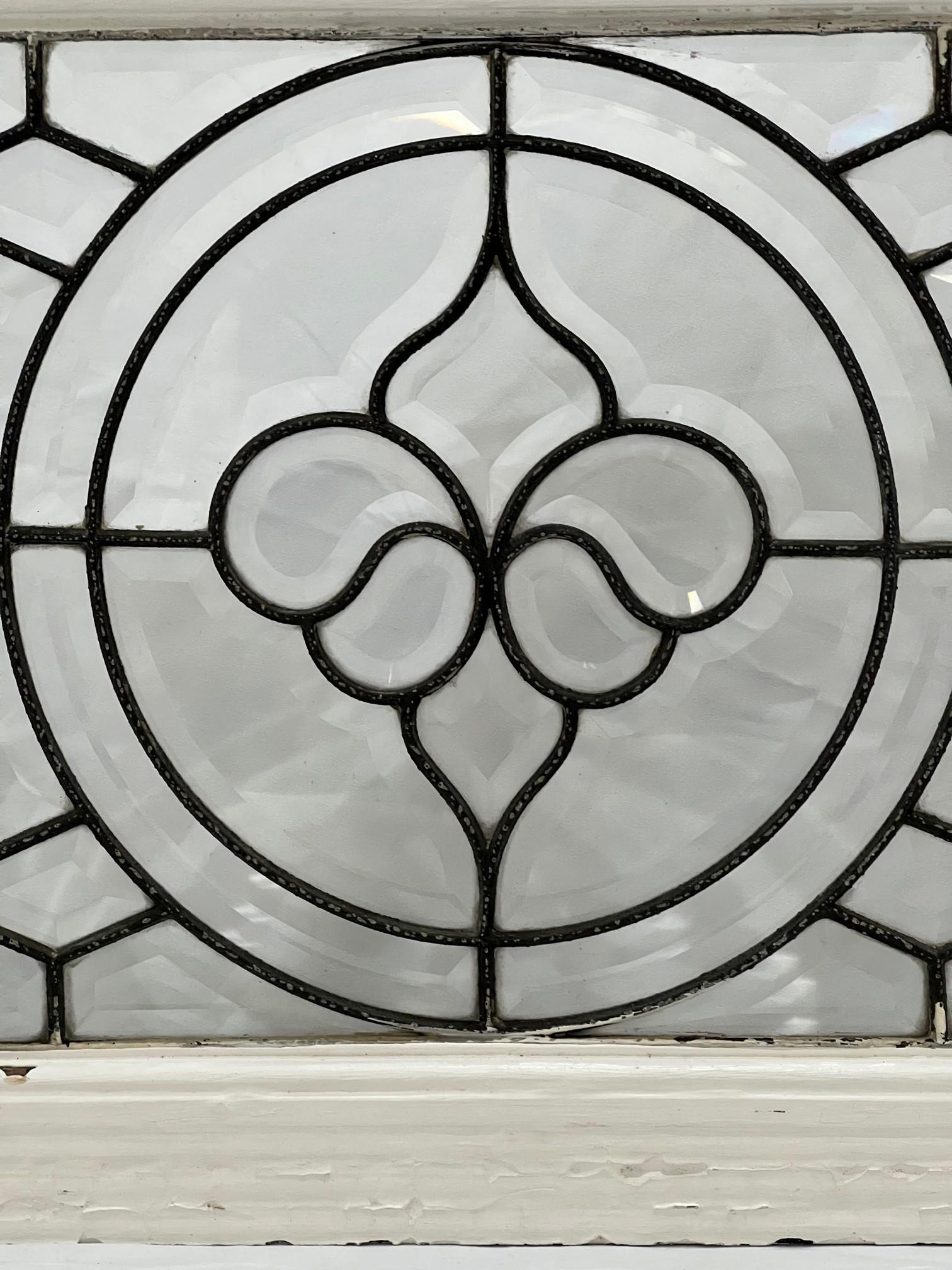 Smussato Finestra a sporgere in vetro smussato dei primi del Novecento con cornice in Wood in vendita