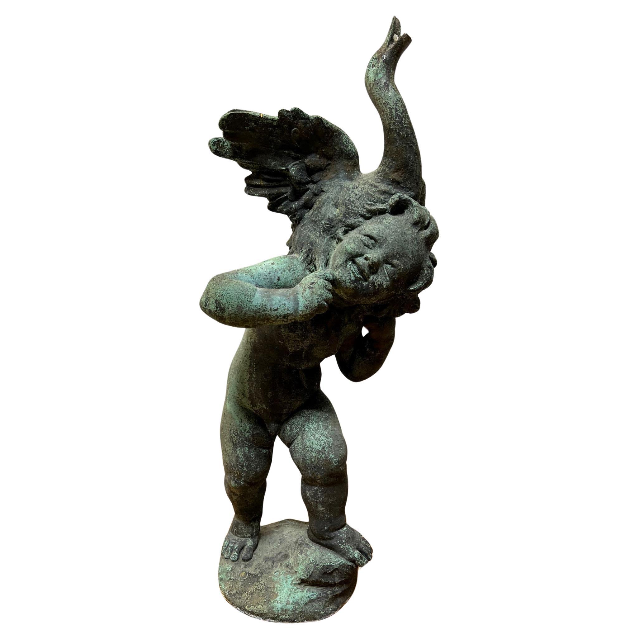 Antike Bronze-boy mit Gänseblümchen-Gartenstatue und Brunnenplatte aus dem frühen 20. Jahrhundert   im Angebot