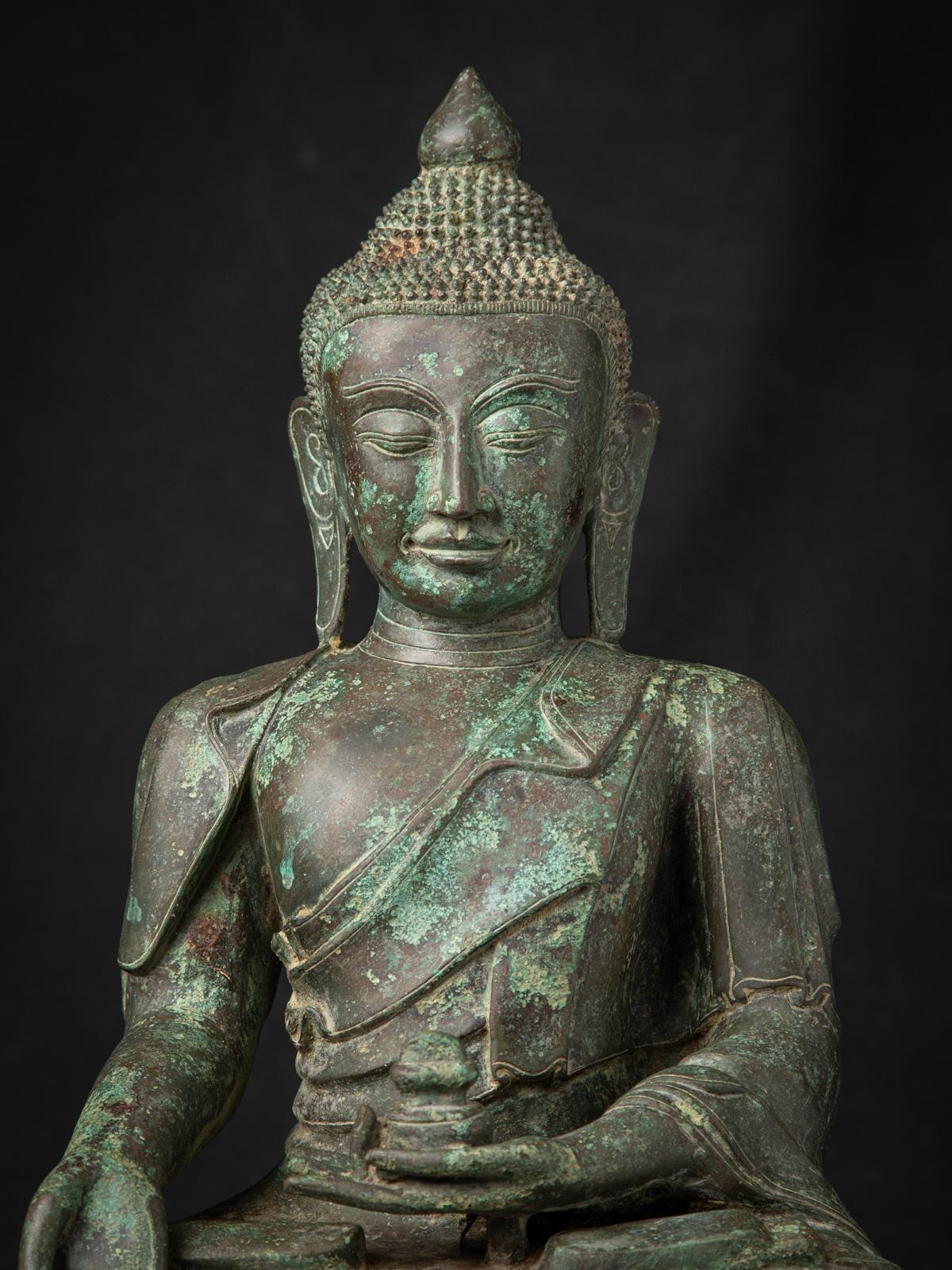 20ième siècle Début du 20e siècle Statue de Bouddha en bronze antique de Birmanie en vente