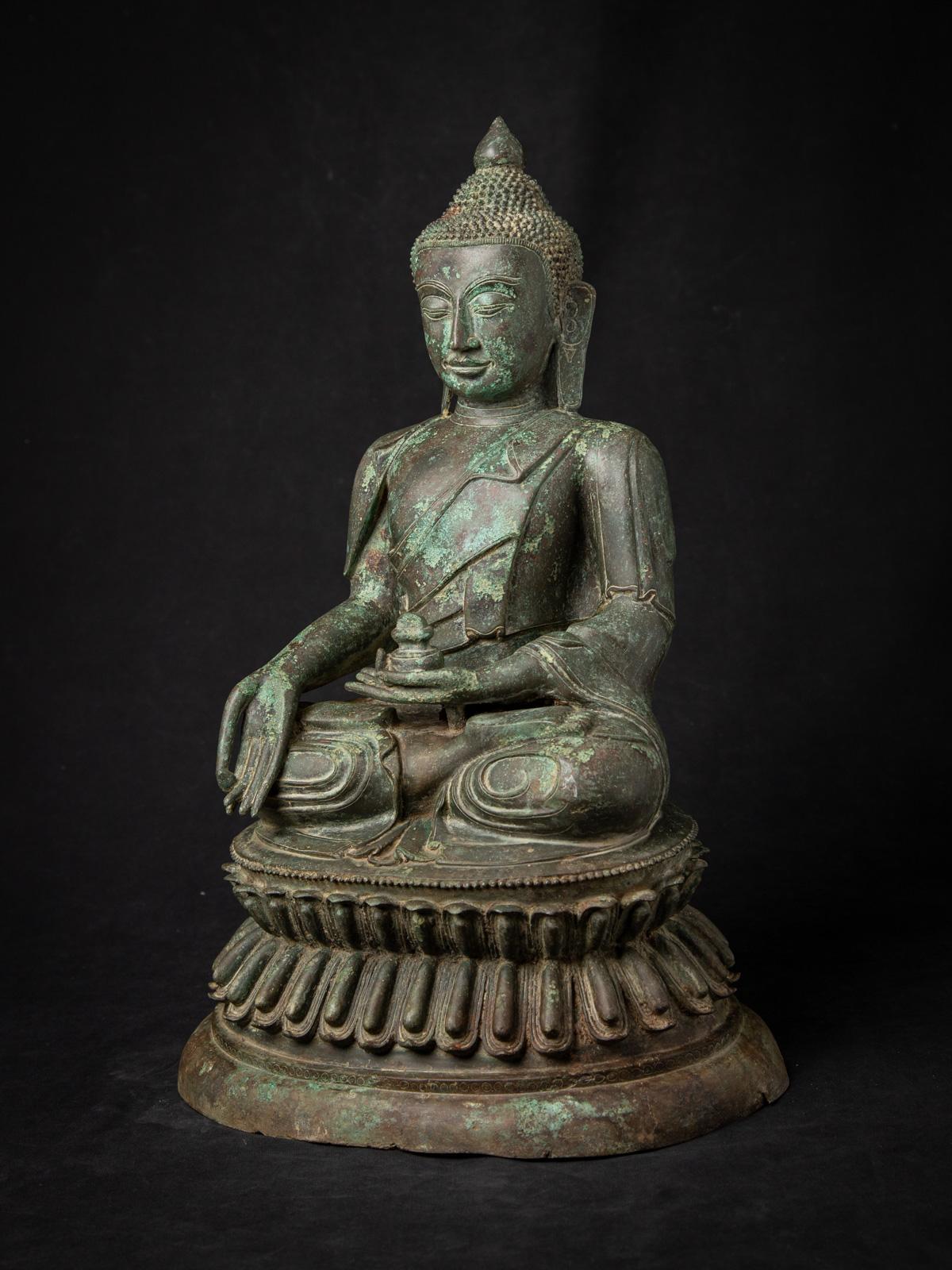 Bronze Début du 20e siècle Statue de Bouddha en bronze antique de Birmanie en vente