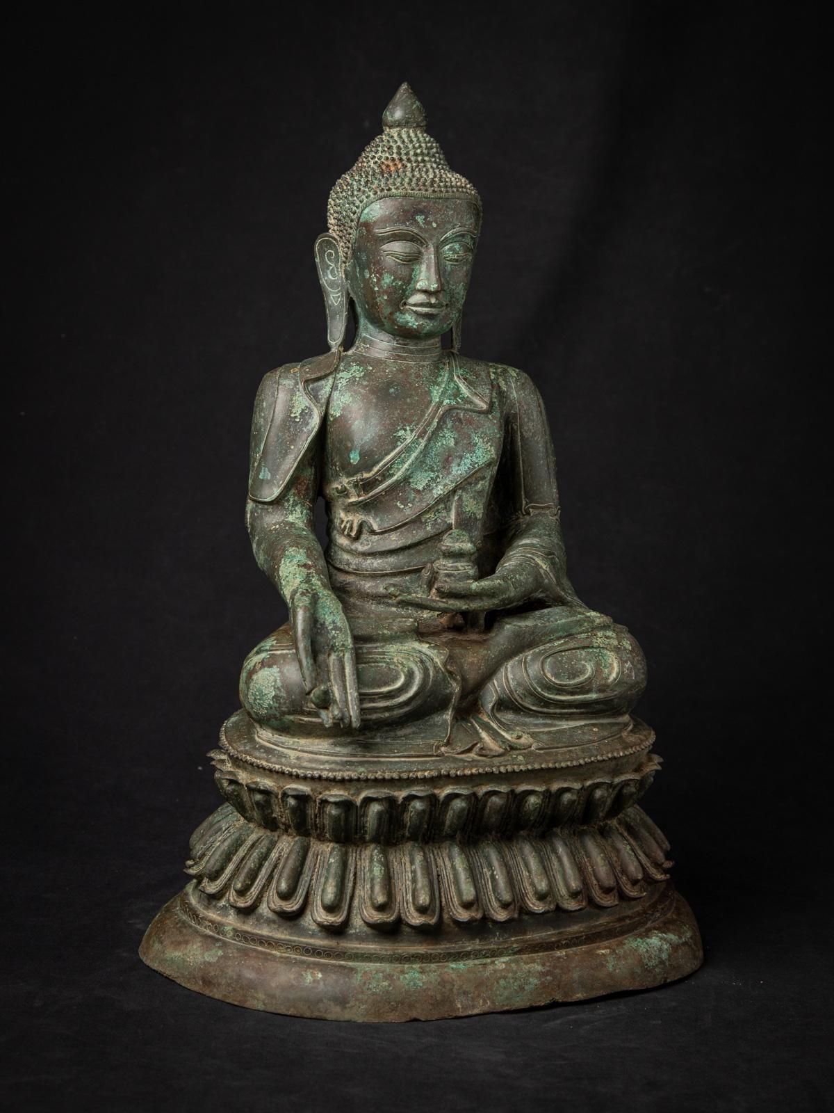 Début du 20e siècle Statue de Bouddha en bronze antique de Birmanie en vente 2