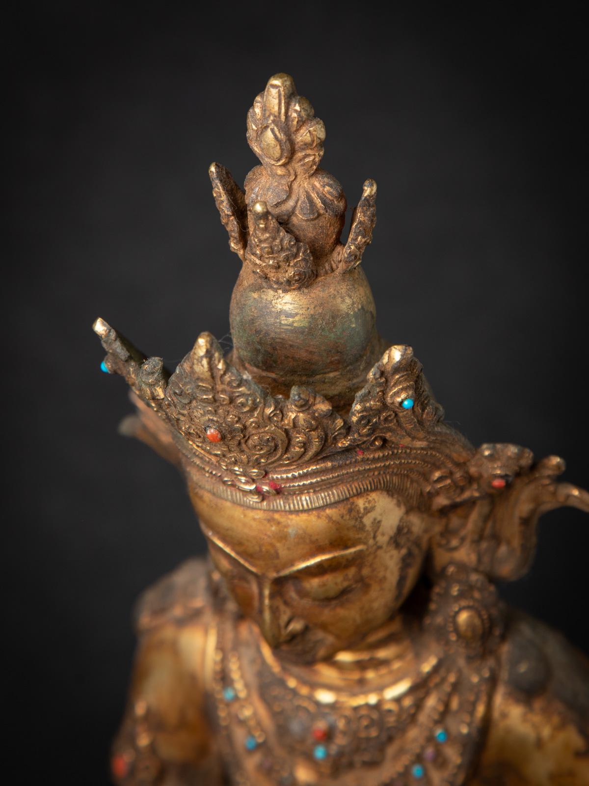 Début du 20e siècle Statue népalaise Aparmita Budha en bronze ancien en vente 8