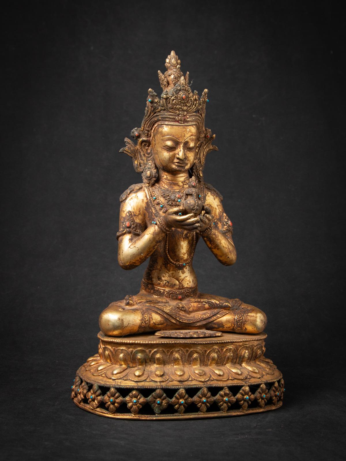 Bronze Début du 20e siècle Statue népalaise Aparmita Budha en bronze ancien en vente