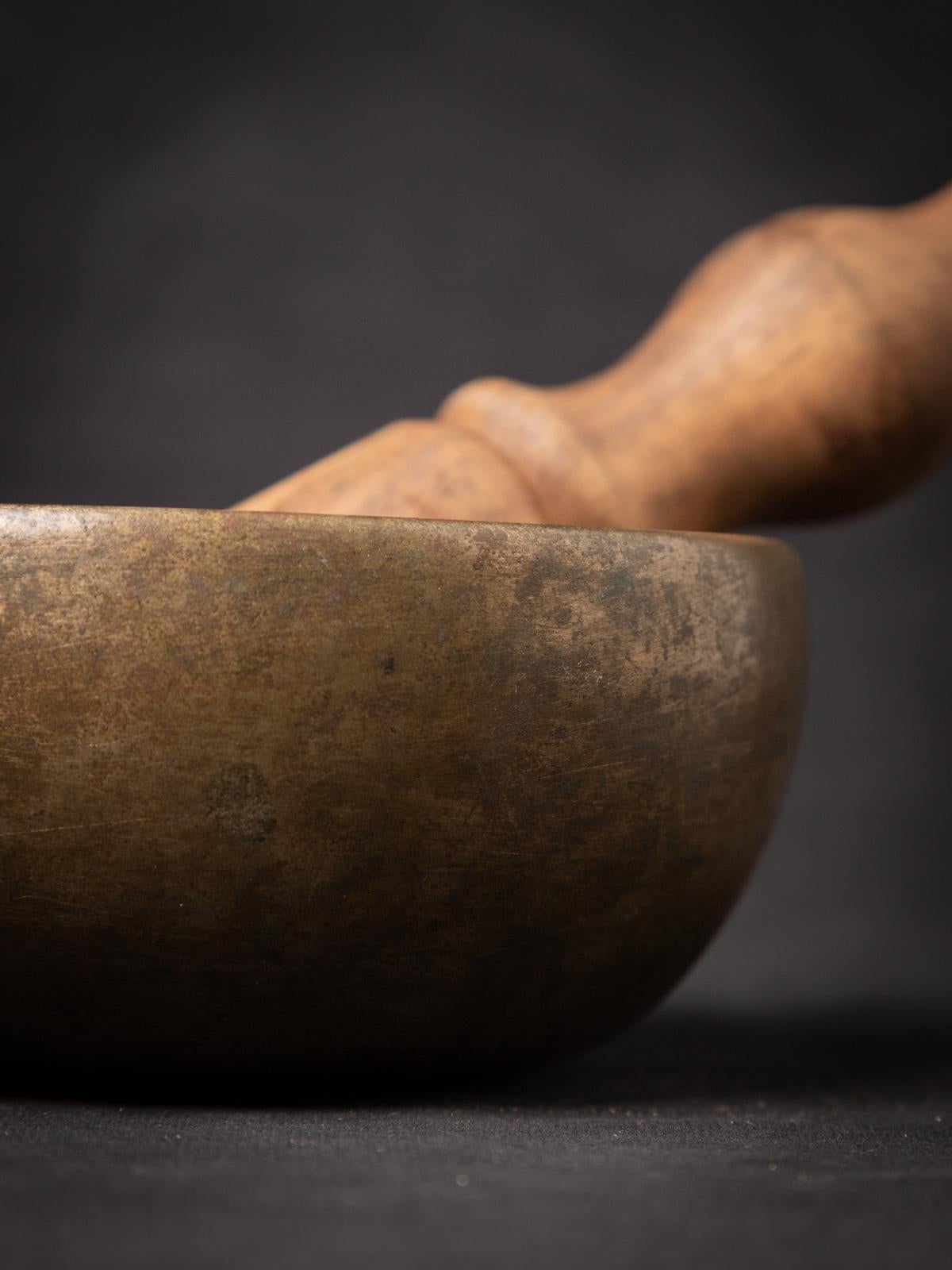 Early 20th century antique bronze Nepali Singing bowl - OriginalBuddhas 4