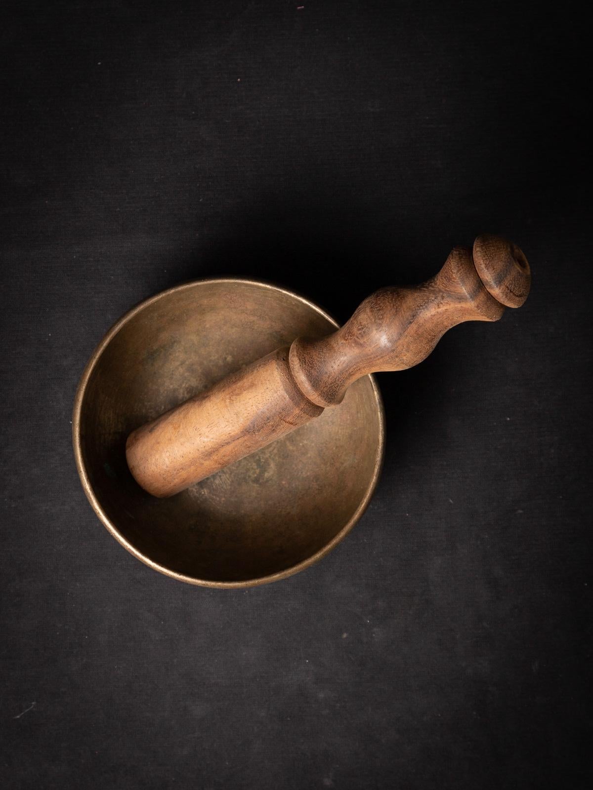 Early 20th century antique bronze Nepali Singing bowl - OriginalBuddhas 8