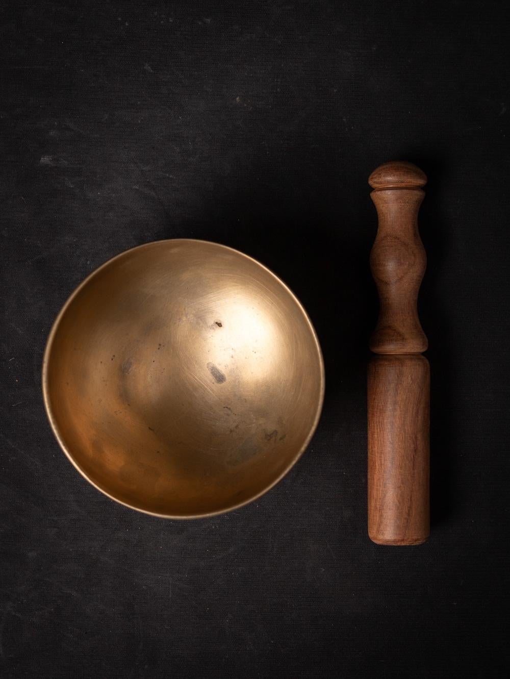 Early 20th century antique bronze Nepali Singing bowl - OriginalBuddhas For Sale 8