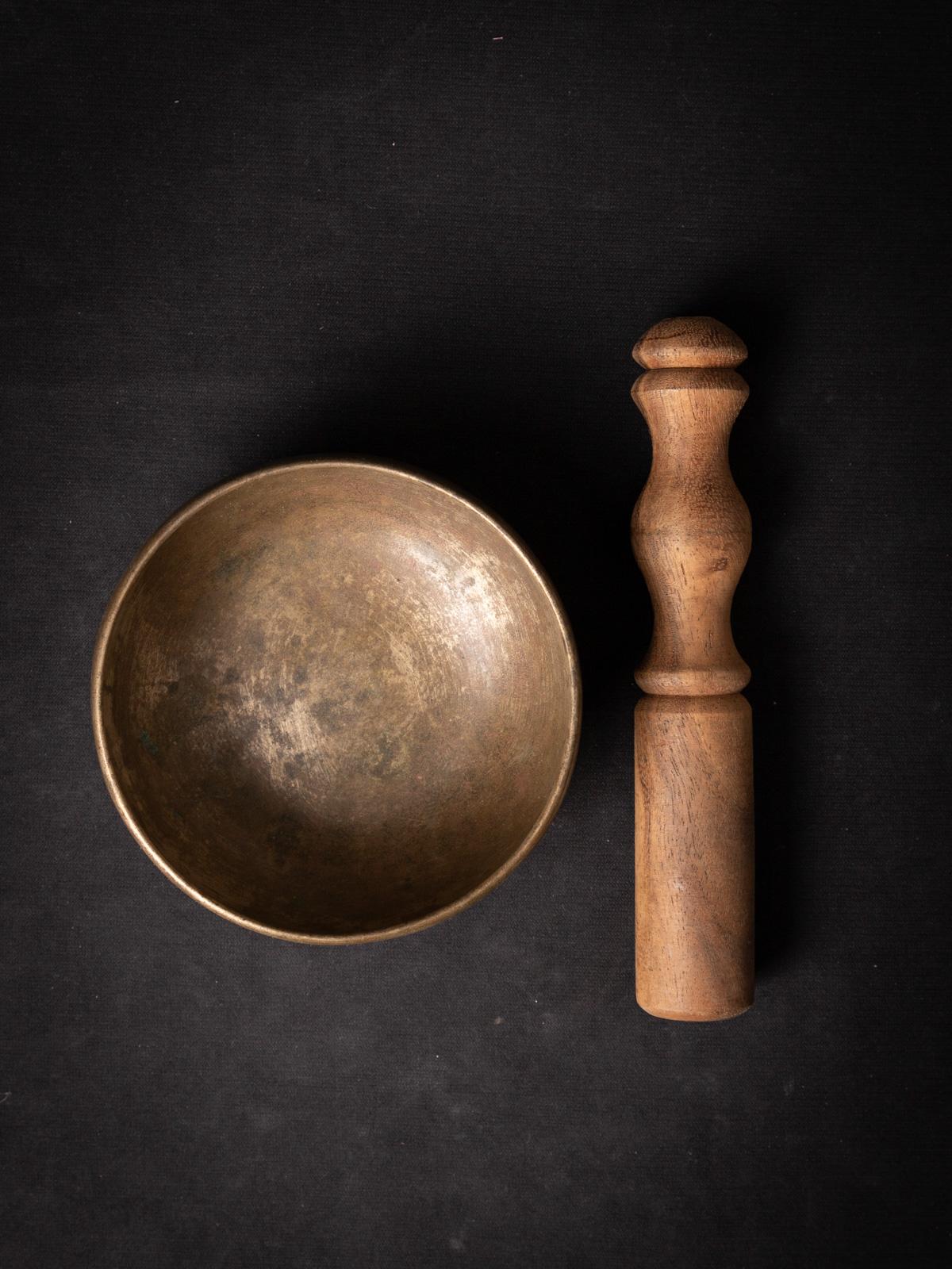 Early 20th century antique bronze Nepali Singing bowl - OriginalBuddhas 9