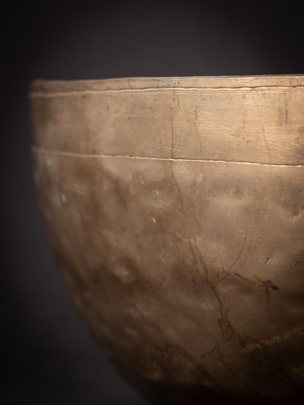 Bronze Early 20th Century antique bronze Nepali Singing bowl - OriginalBuddhas