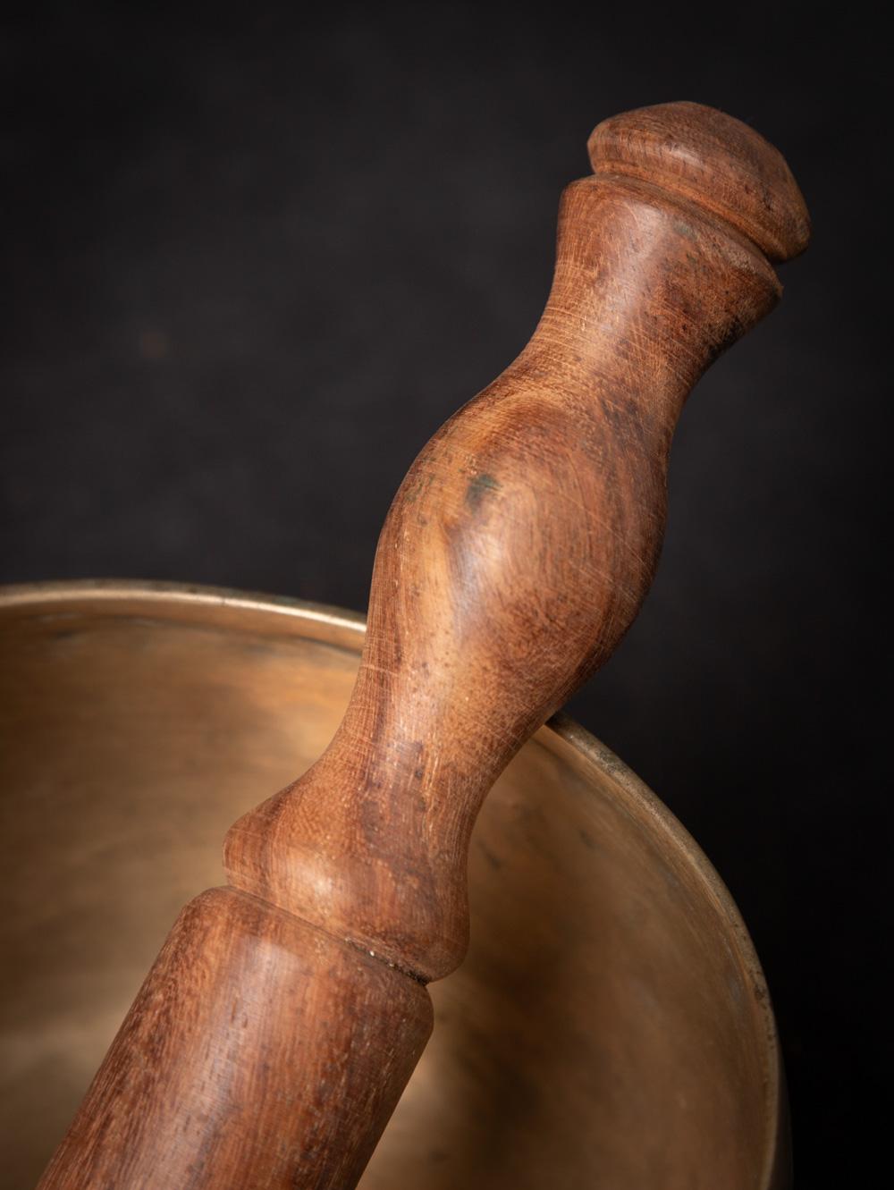20th Century Early 20th century Antique bronze Nepali Singing bowl - OriginalBuddhas