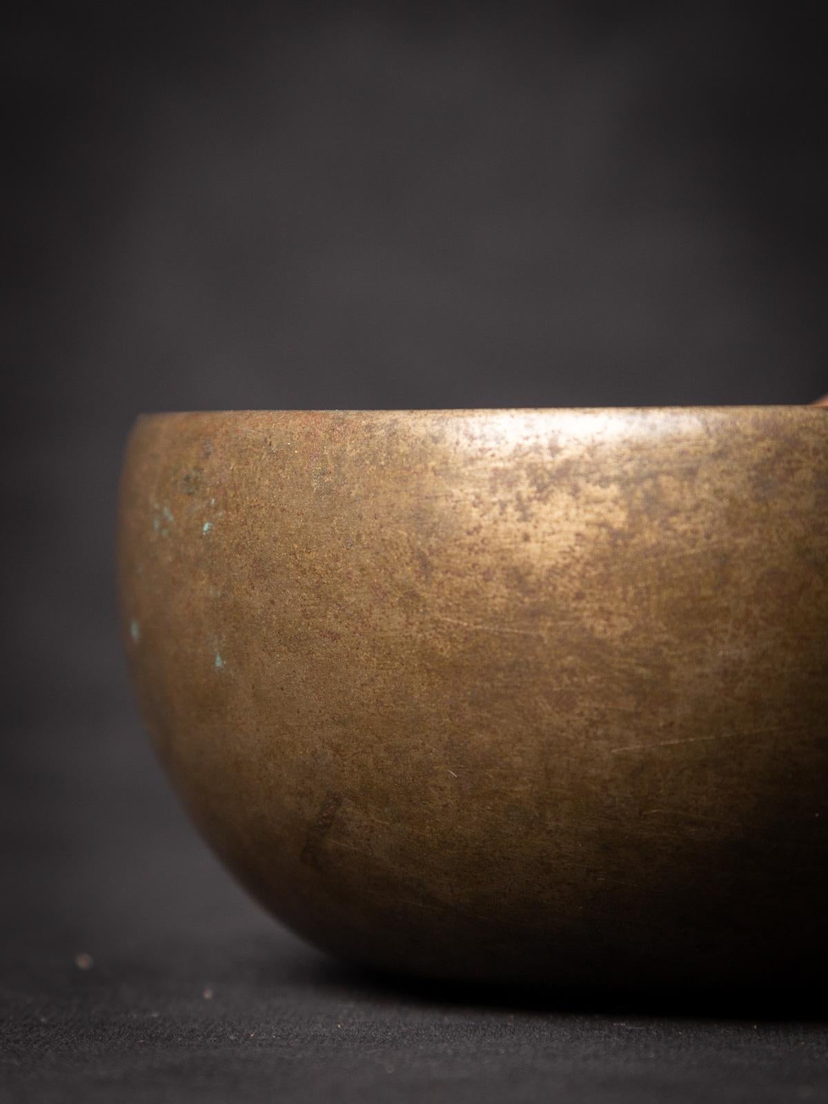 Early 20th century antique bronze Nepali Singing bowl - OriginalBuddhas 3