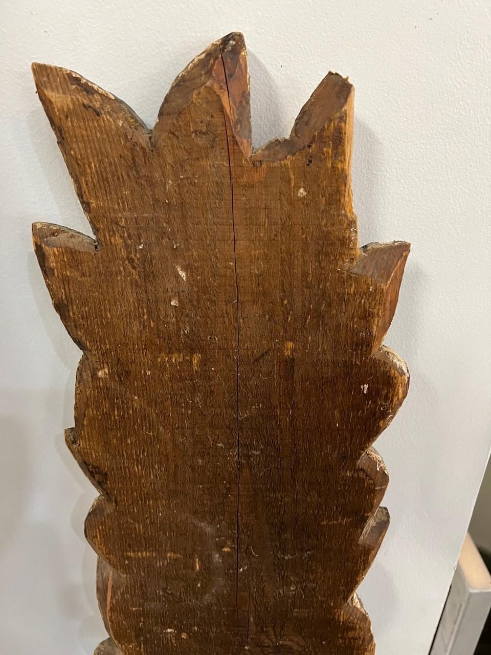 Antigua Cornucopia de Madera Tallada de Principios del Siglo XX con Fruta y Maíz en una Cesta 9