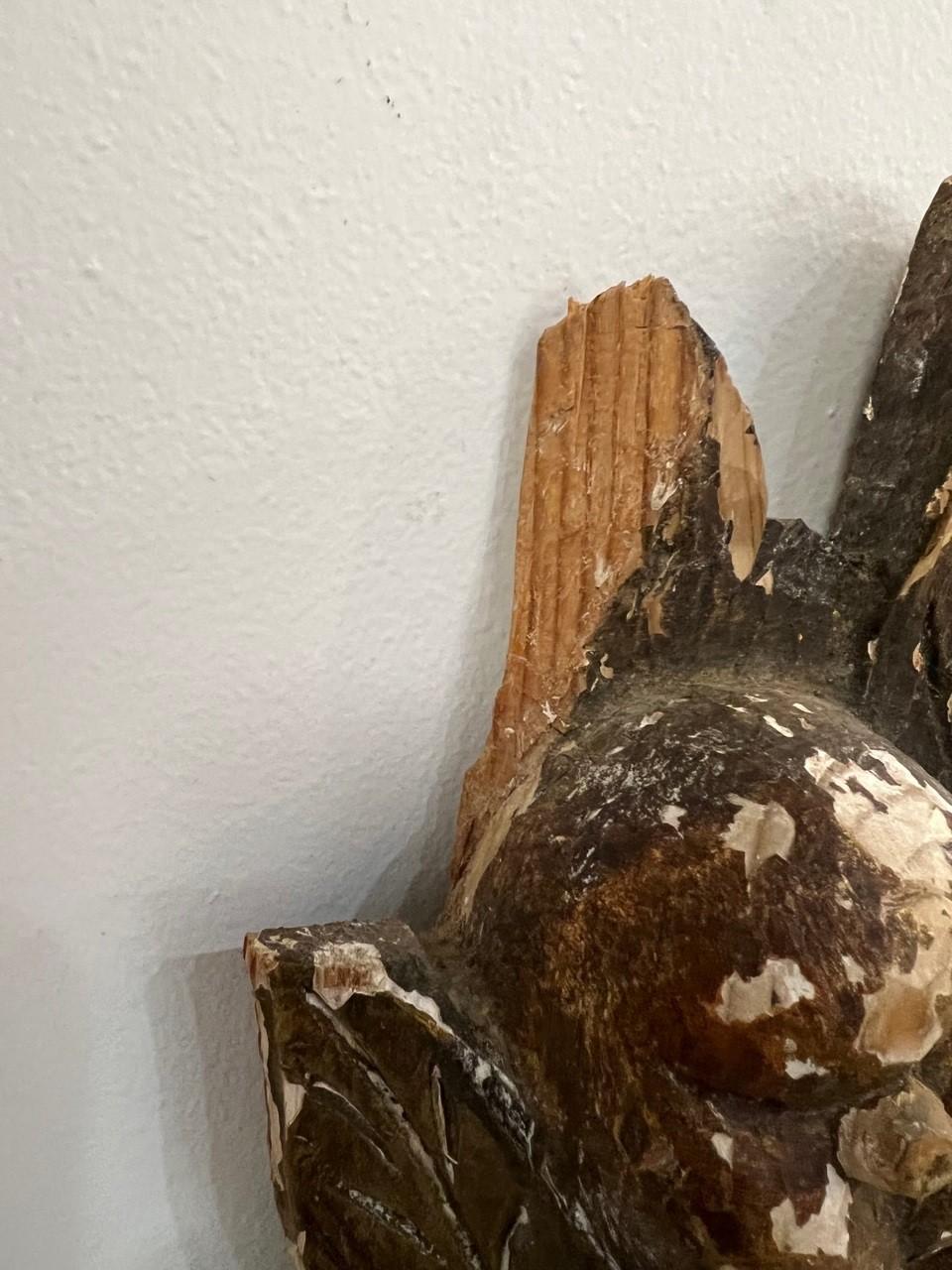 Antigua Cornucopia de Madera Tallada de Principios del Siglo XX con Fruta y Maíz en una Cesta 13