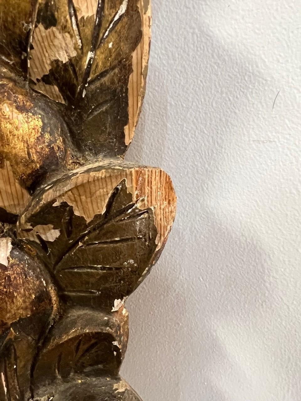 Antigua Cornucopia de Madera Tallada de Principios del Siglo XX con Fruta y Maíz en una Cesta Tallado