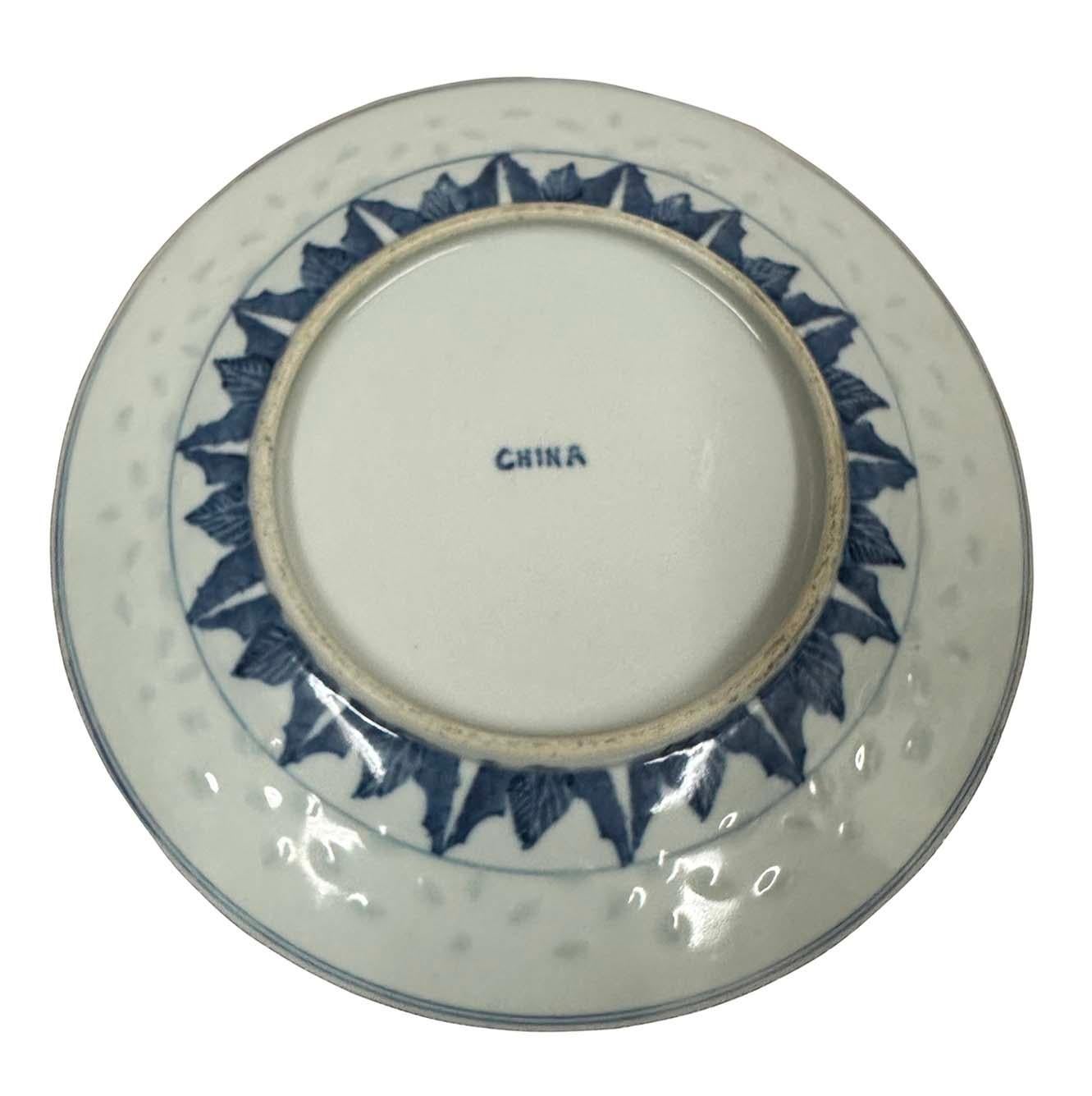 Early 20th Century Antique Chinese Blue and White Porcelain Plate For Sale 3