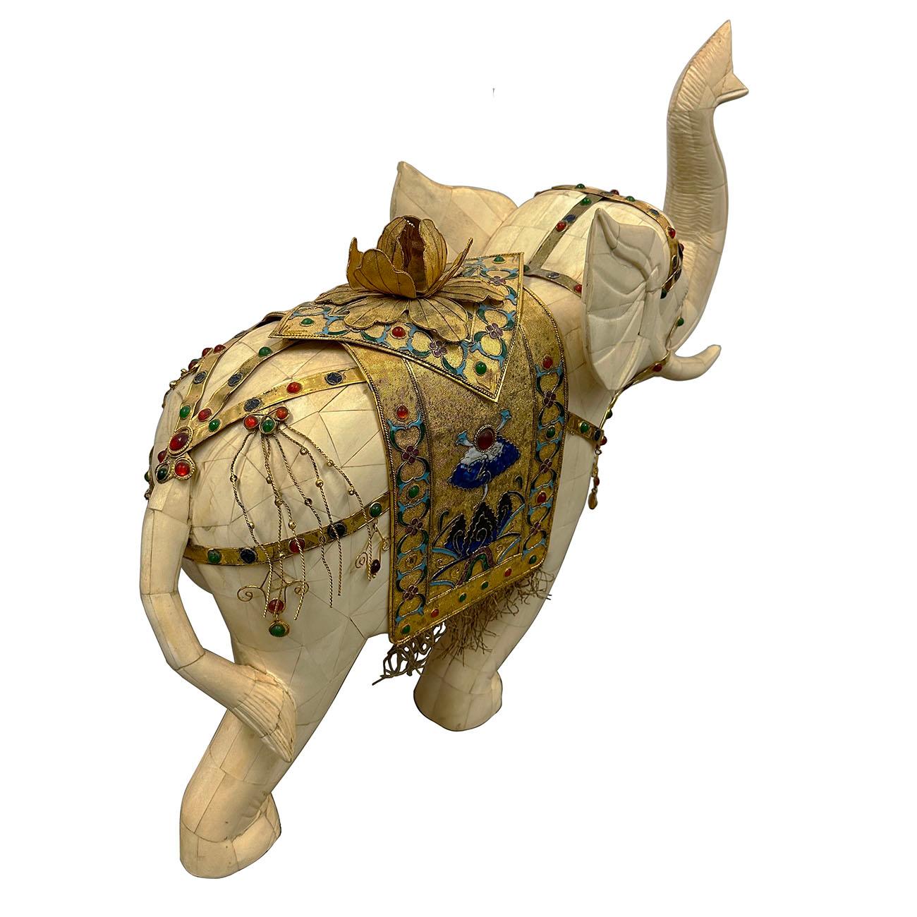 Early 20th Century Antique Chinese Bone Carved Elephant Sculpture In Good Condition For Sale In Pomona, CA