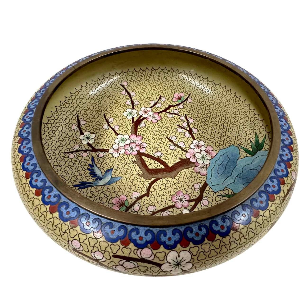 Chinois Bol en cloisonné chinois ancien du début du 20e siècle en vente