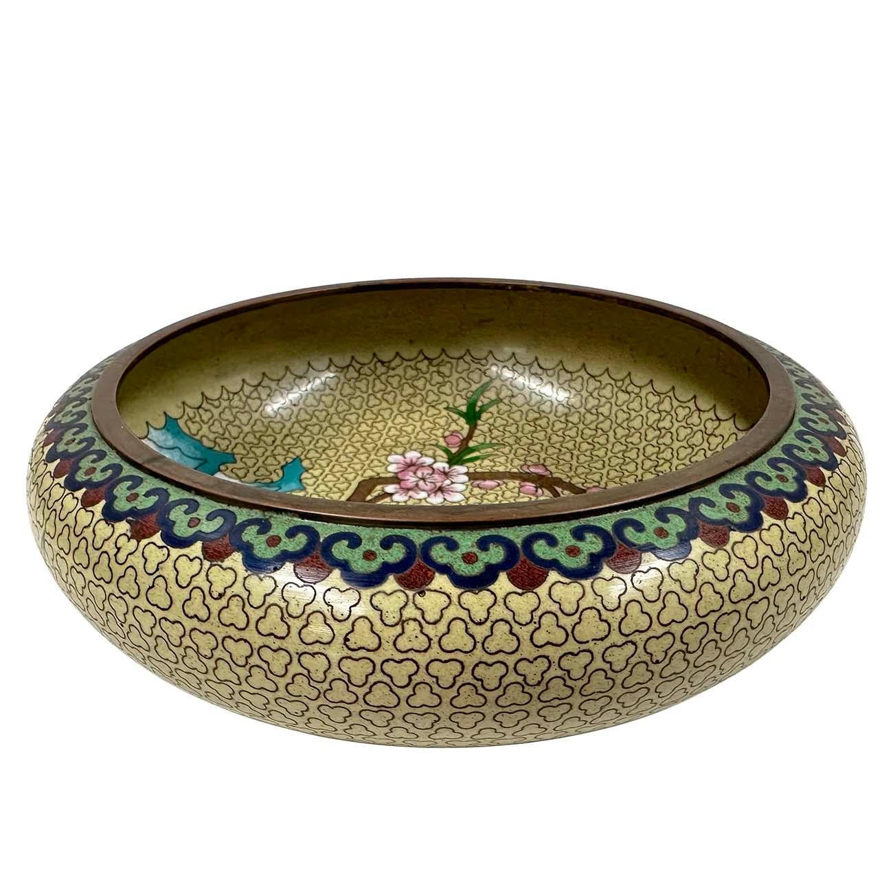 Ciotola di cloisonne cinese antica dei primi del Novecento In condizioni buone in vendita a Pomona, CA