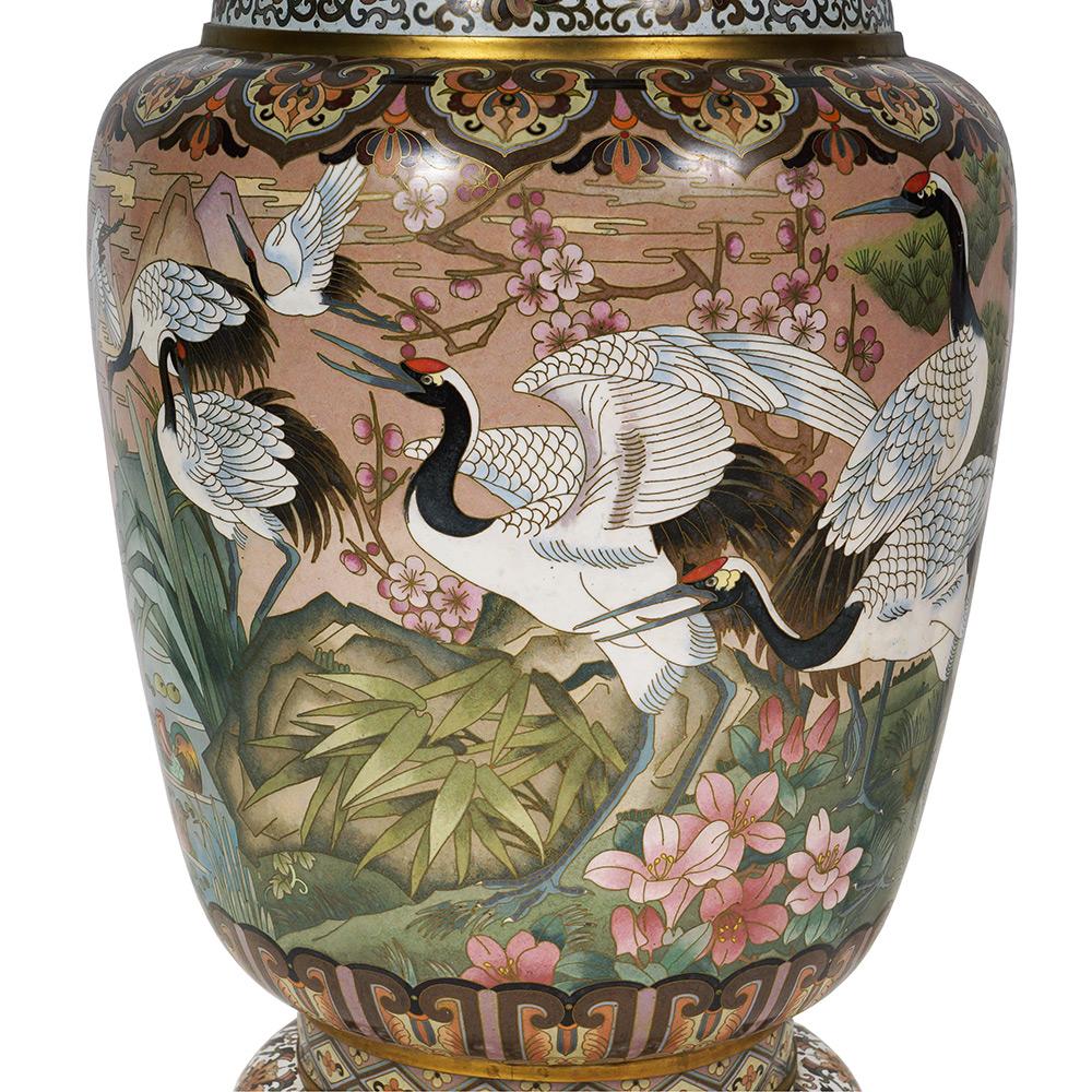 Chinois Vase en cloisonné chinois ancien du 20e siècle en vente