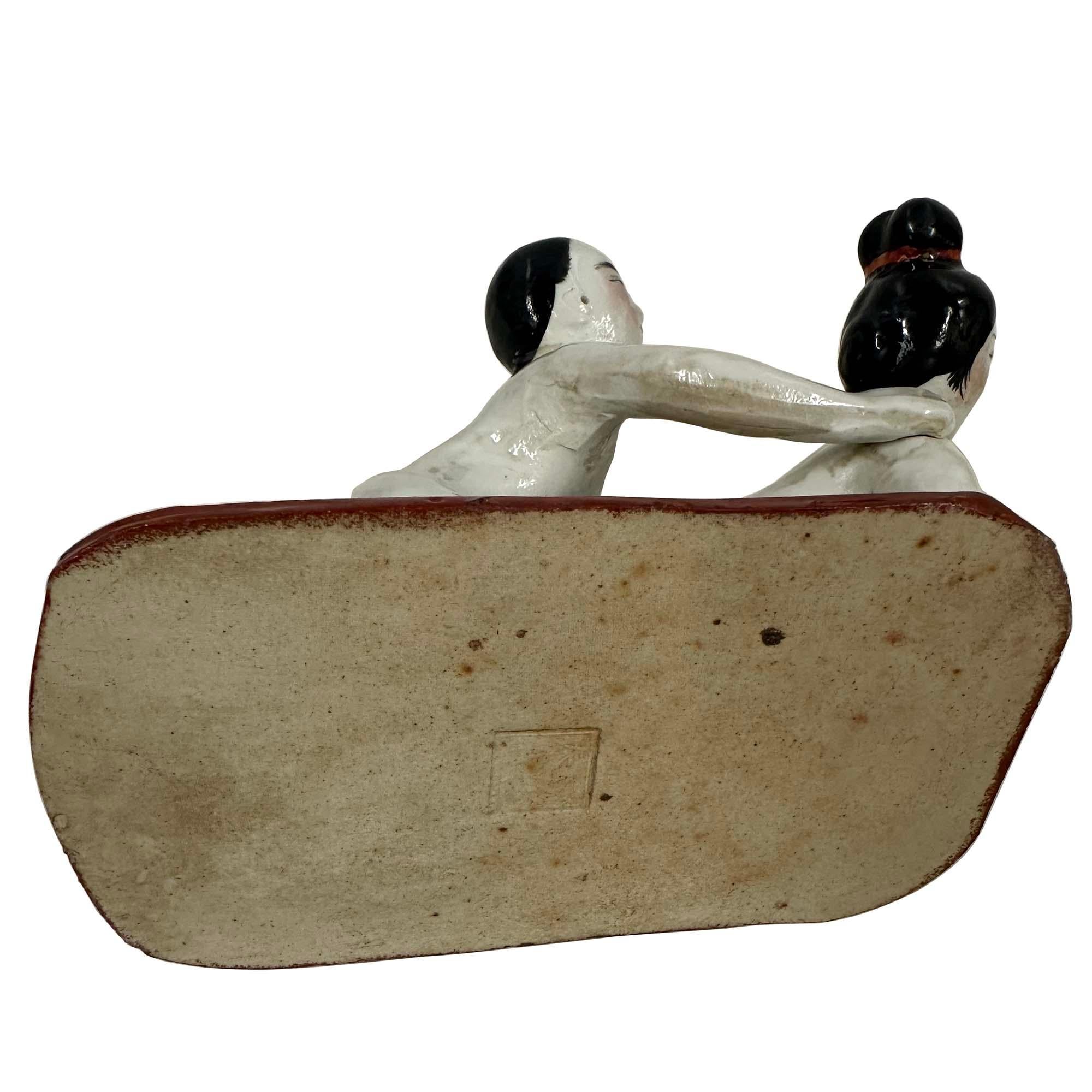 Figurine érotique en porcelaine chinoise du début du 20e siècle en vente 3
