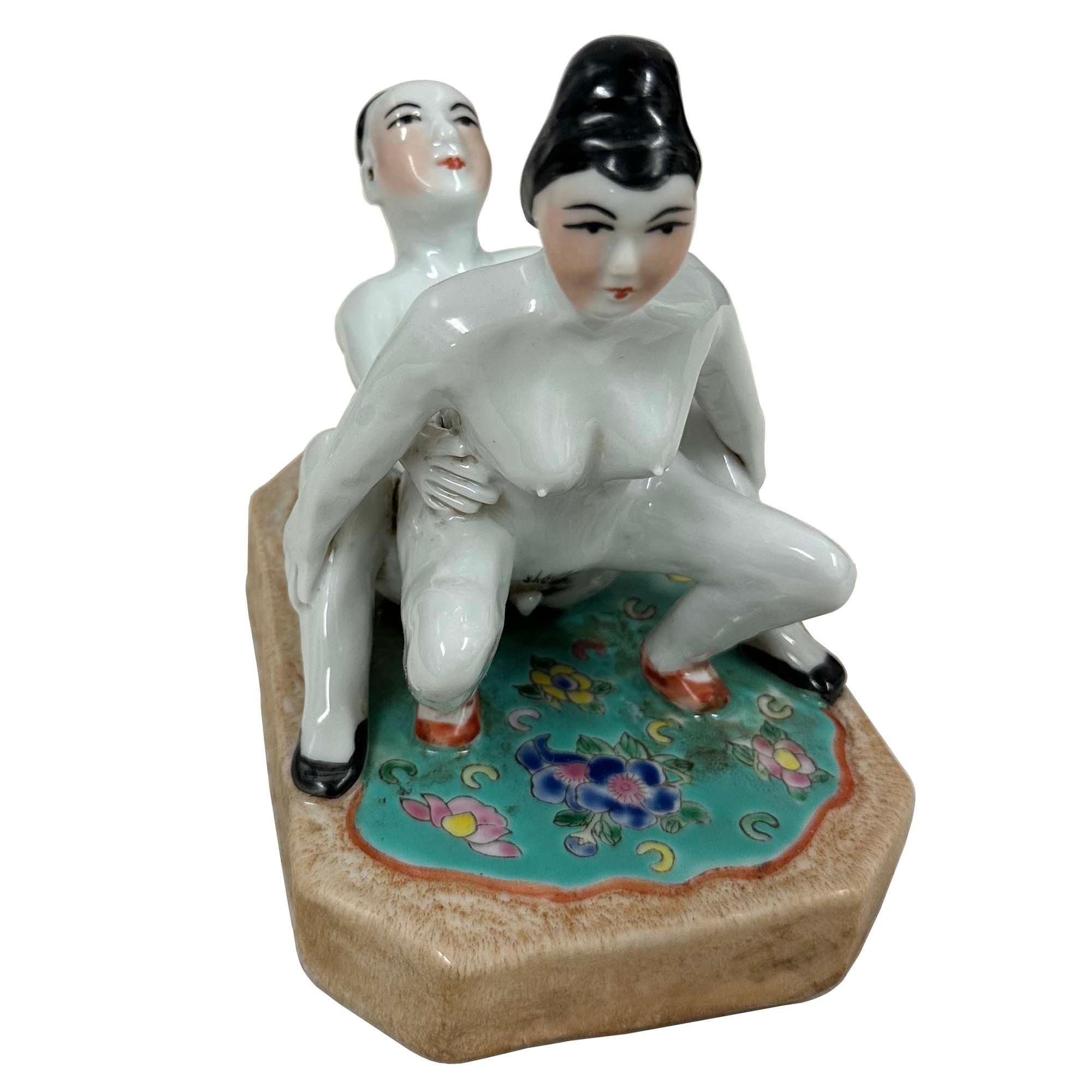 Early 20th-Century Antique Chinese Erotic Porcelain Figurine For Sale 1