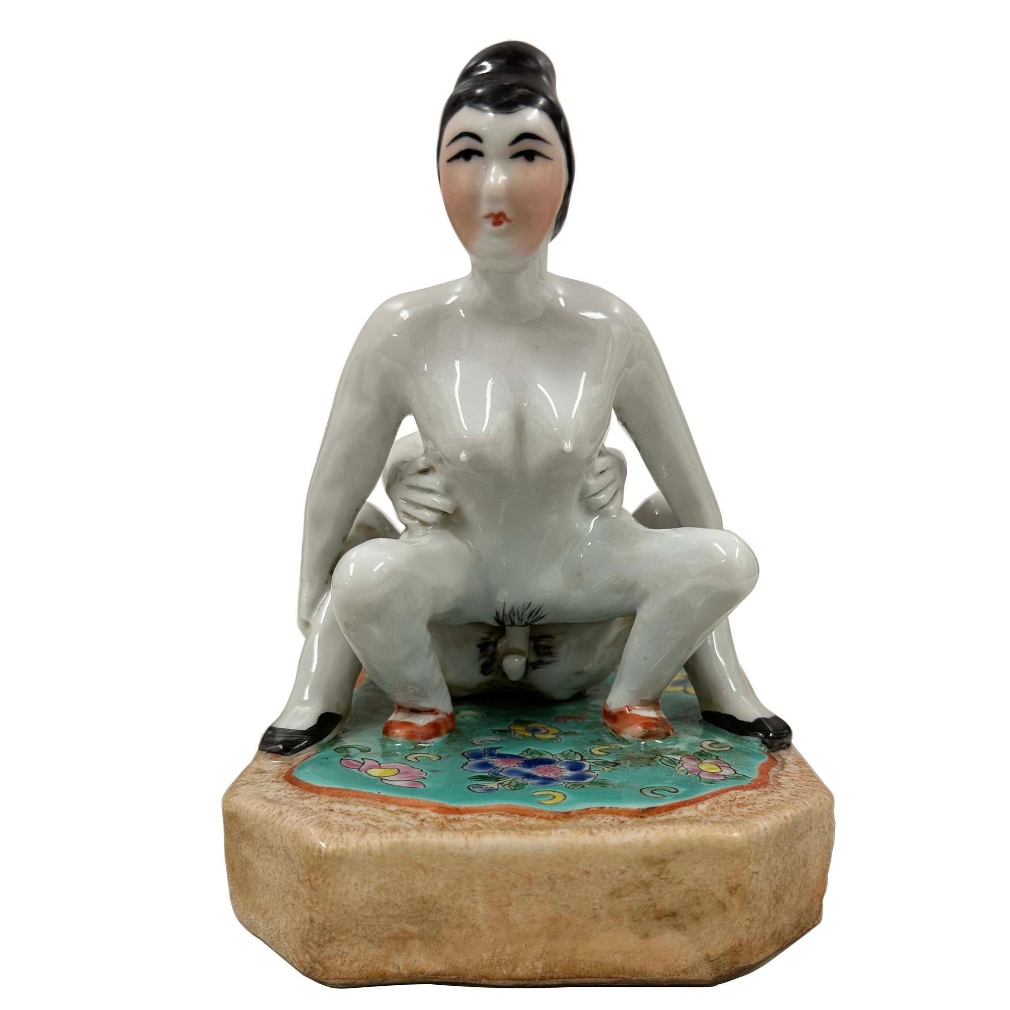 Early 20th-Century Antique Chinese Erotic Porcelain Figurine For Sale 2