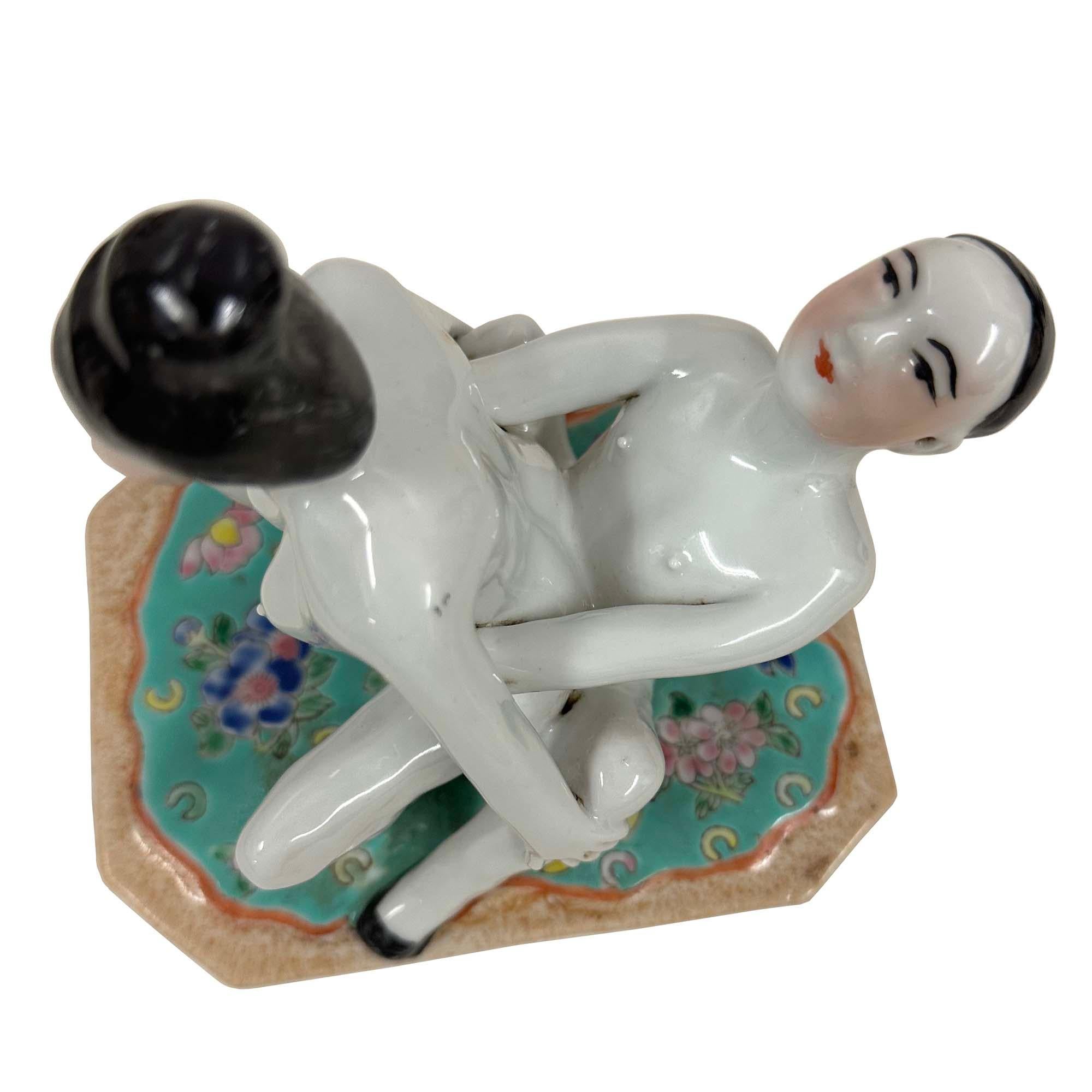 Early 20th-Century Antique Chinese Erotic Porcelain Figurine For Sale 3