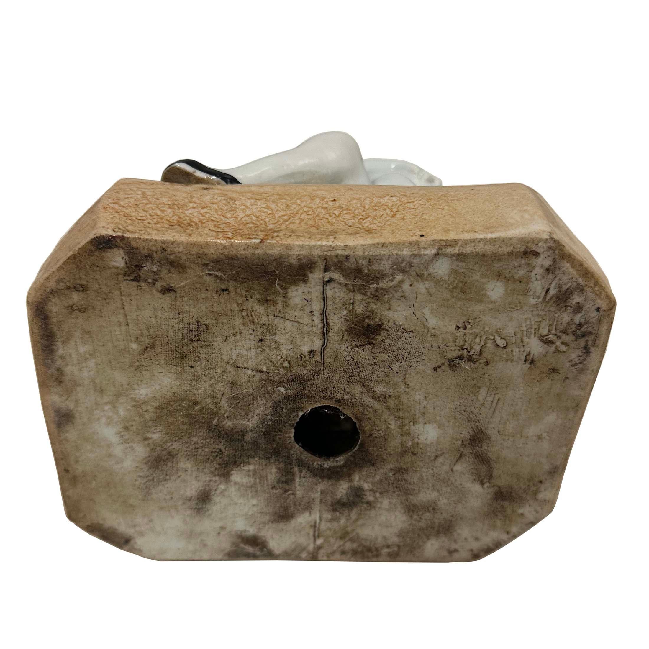 Figurina erotica cinese in porcellana dei primi anni del XX secolo in vendita 2