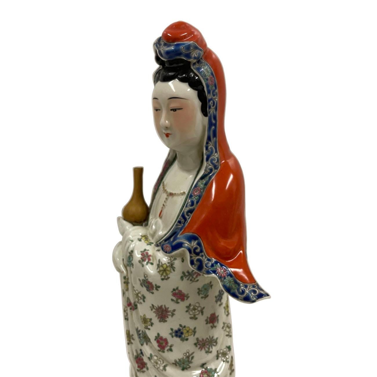 Carved Early 20th Century Antique Chinese Famille-Rose Porcelain Kwan Yin Statuary For Sale