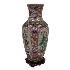 Jarrón chino antiguo de porcelana rosa de principios del siglo XX