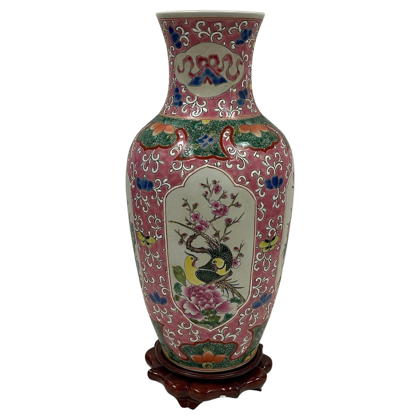 Early-20th Century Antique Chinese Famille Rose Porcelain Vase