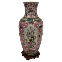 Early-20th Century Antique Chinese Famille Rose Porcelain Vase